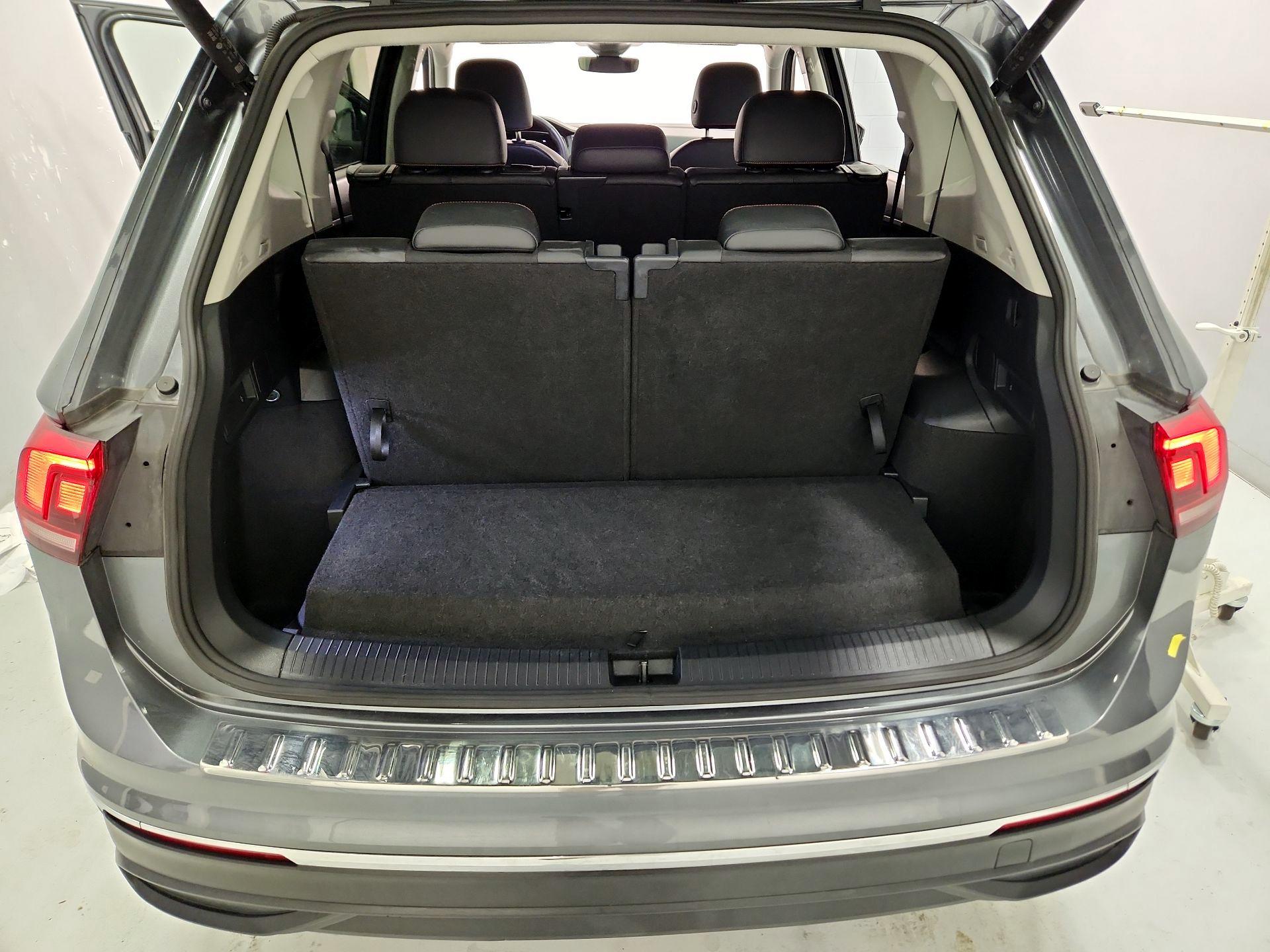 Thumbnail: 2024 Volkswagen Tiguan - 20