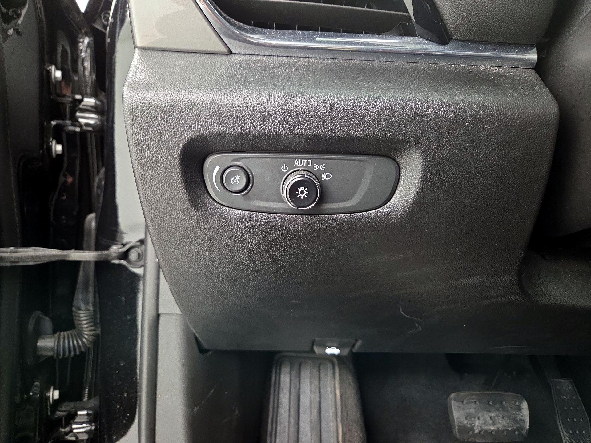 Thumbnail: 2023 Chevrolet Traverse - 13