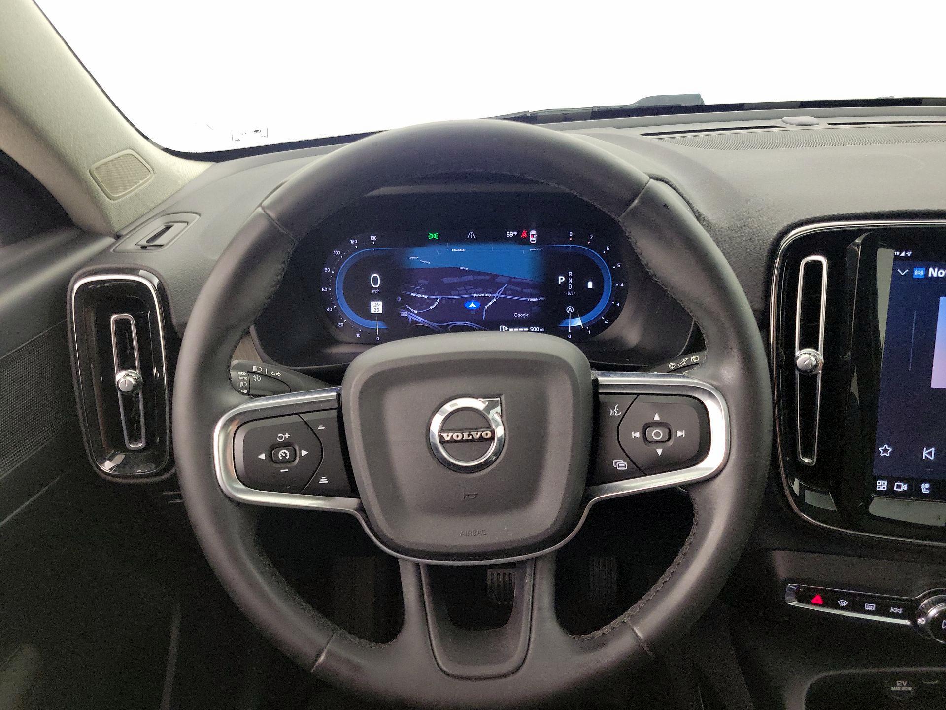 Thumbnail: 2024 Volvo XC40 - 10