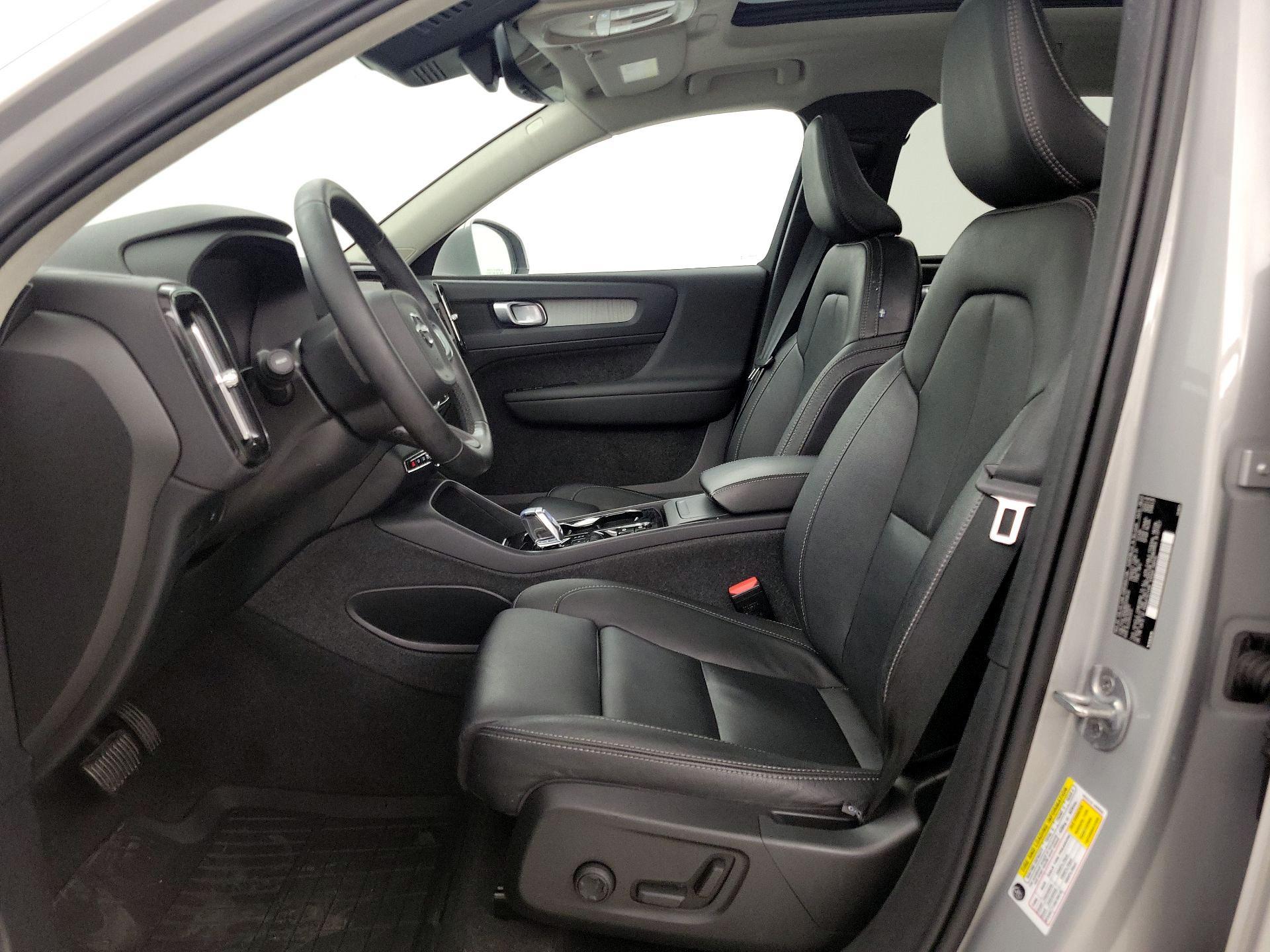 Thumbnail: 2024 Volvo XC40 - 11