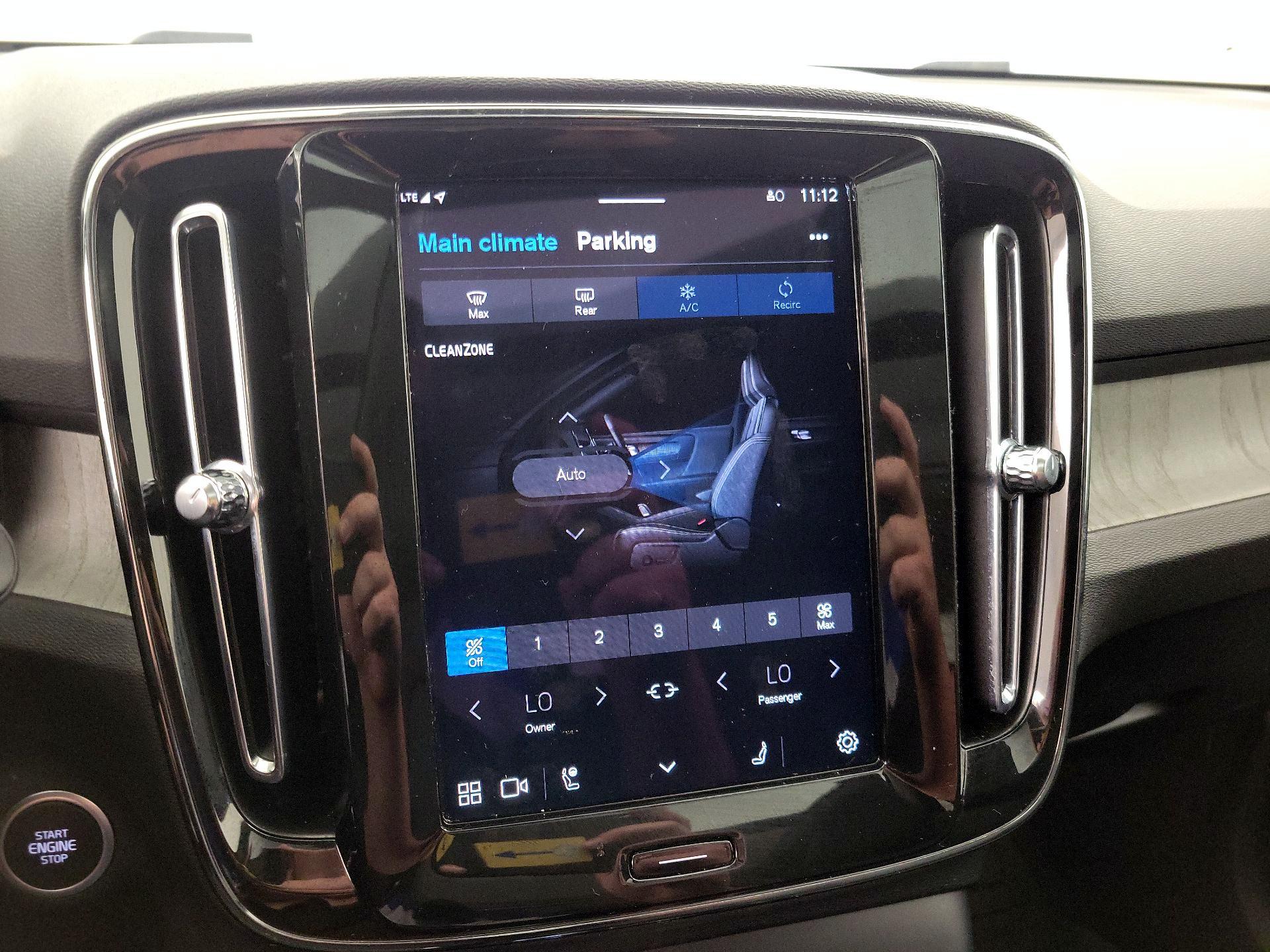 Thumbnail: 2024 Volvo XC40 - 17