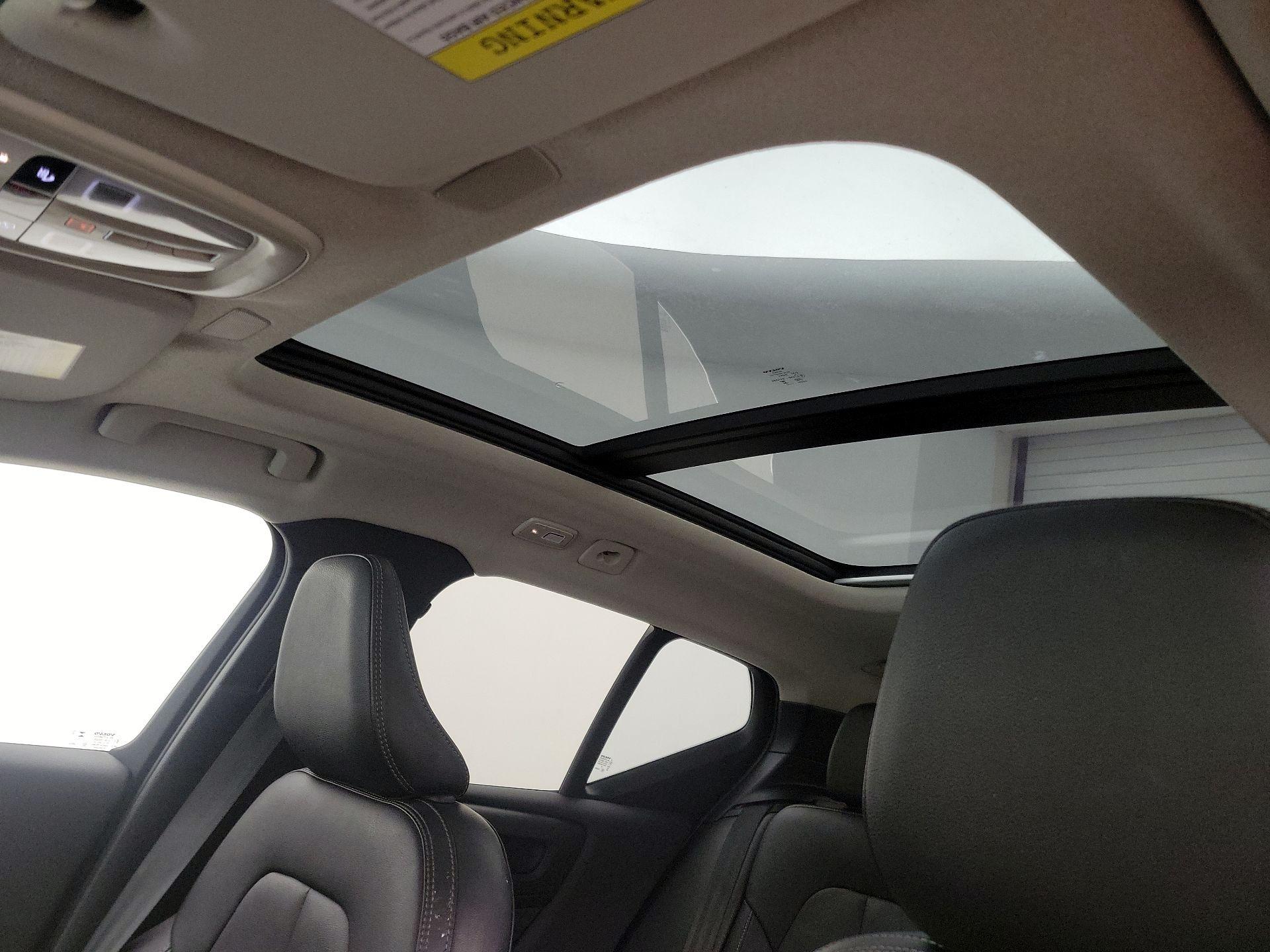 Thumbnail: 2024 Volvo XC40 - 20