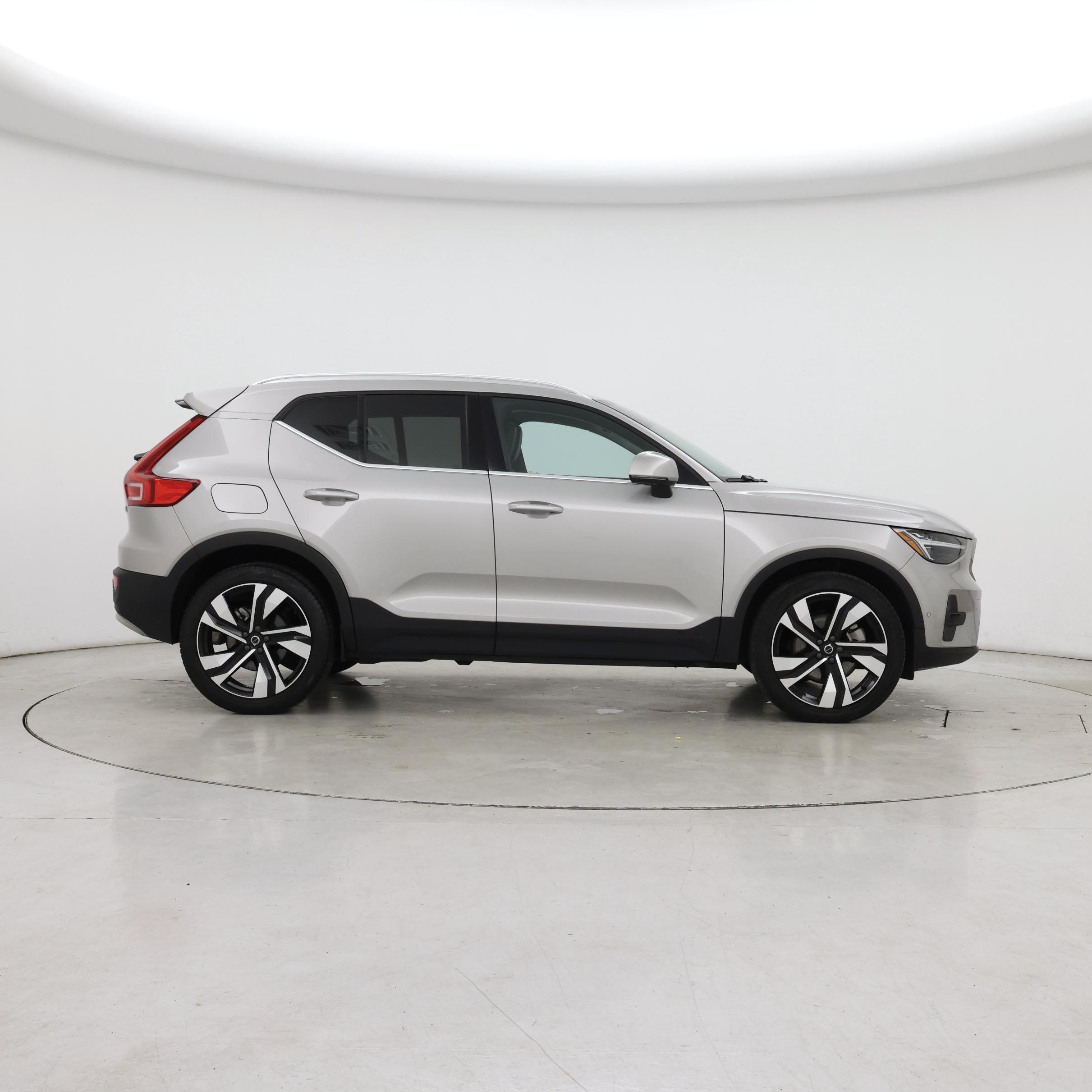 Thumbnail: 2024 Volvo XC40 - 7