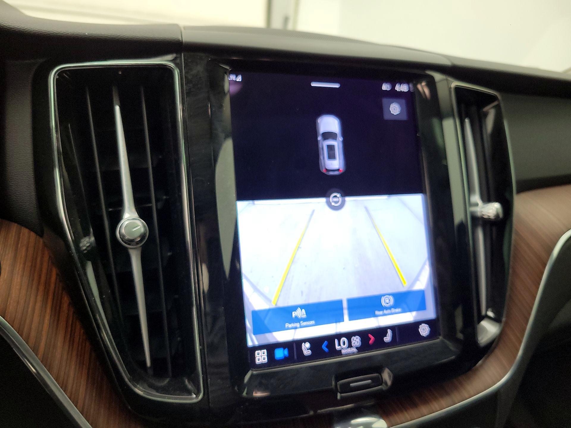 Thumbnail: 2023 Volvo XC60 - 14