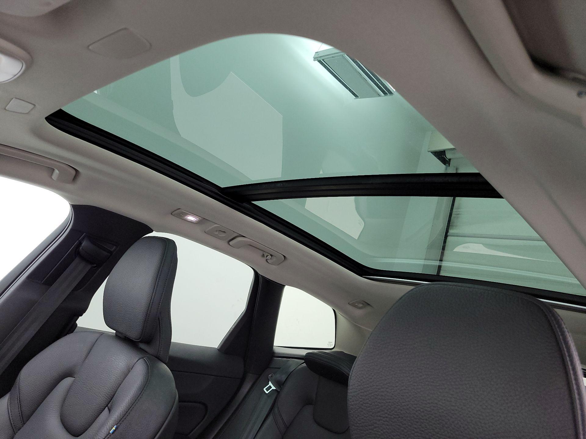 Thumbnail: 2023 Volvo XC60 - 19