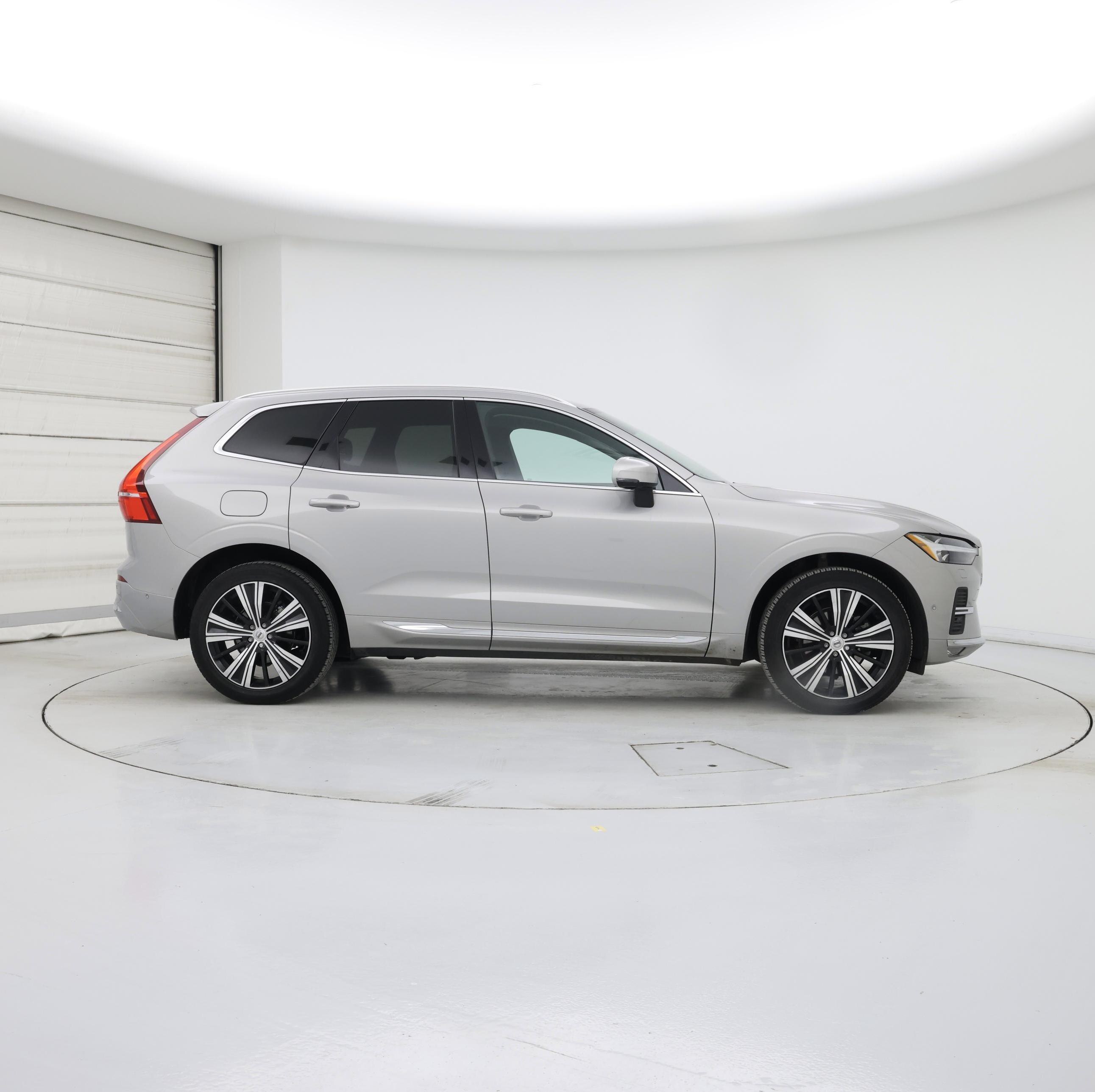 Thumbnail: 2023 Volvo XC60 - 7