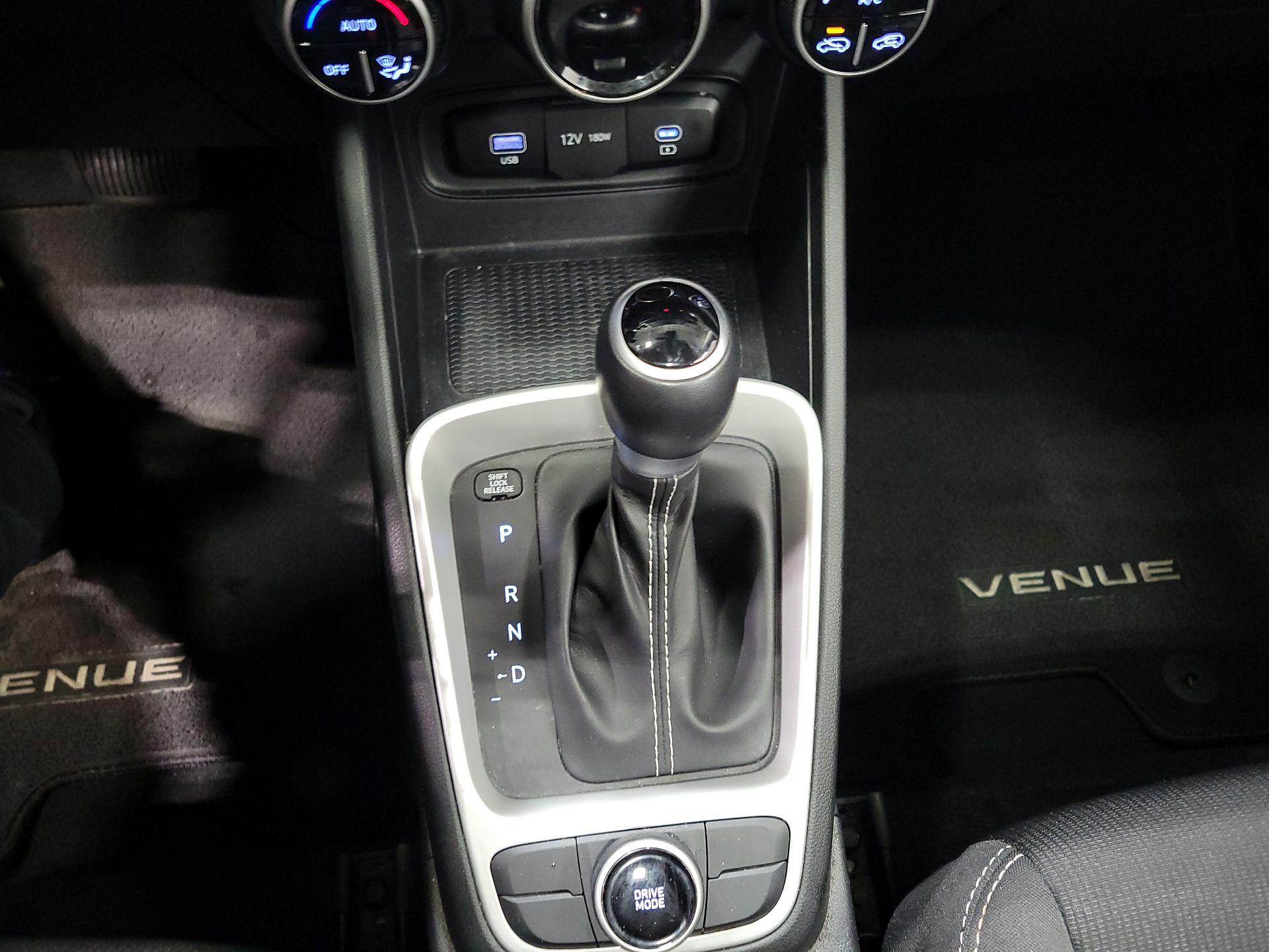 Thumbnail: 2023 Hyundai Venue - 18