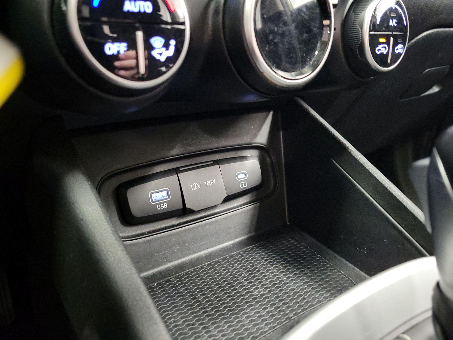 Thumbnail: 2023 Hyundai Venue - 19