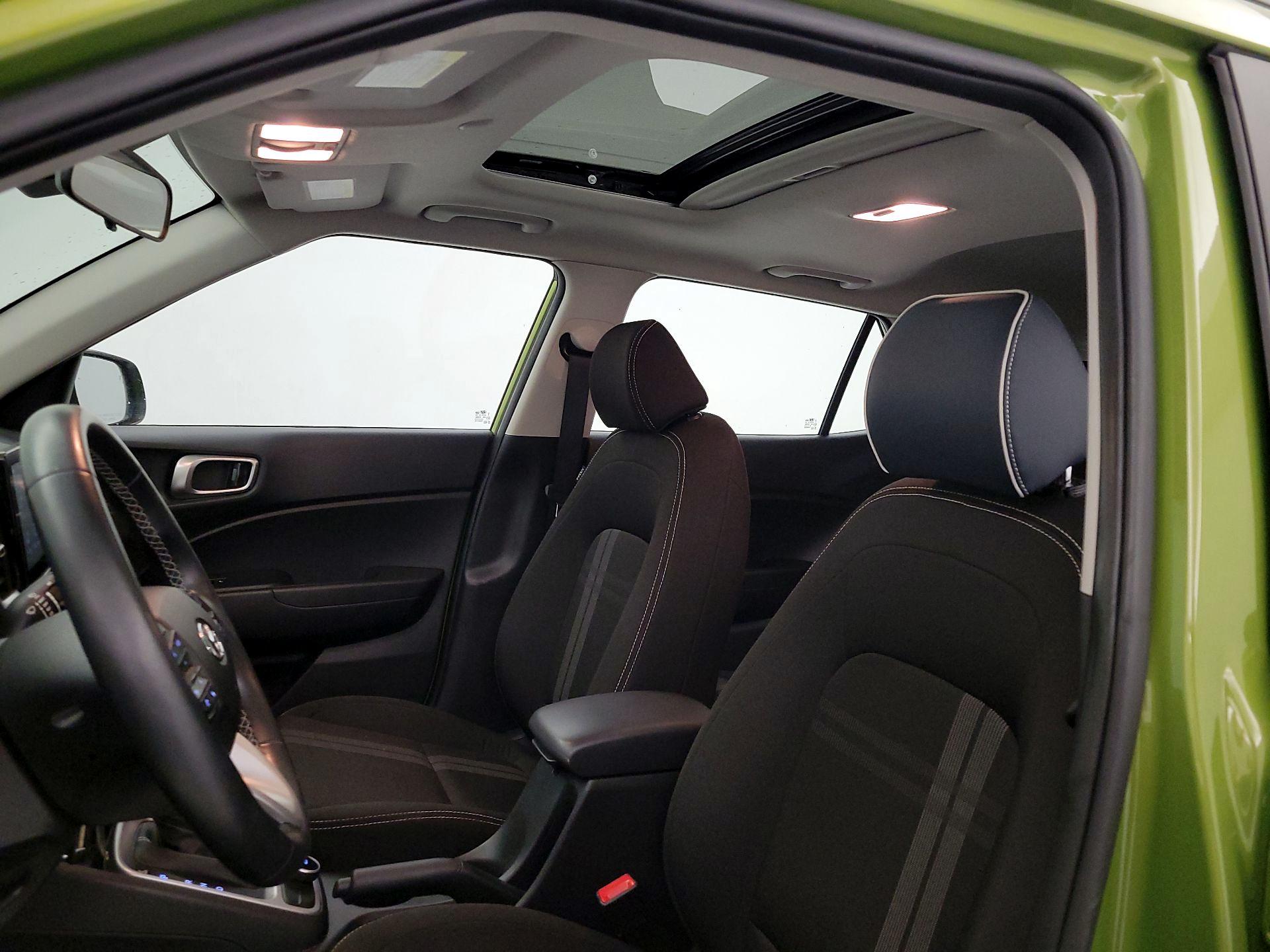 Thumbnail: 2023 Hyundai Venue - 20