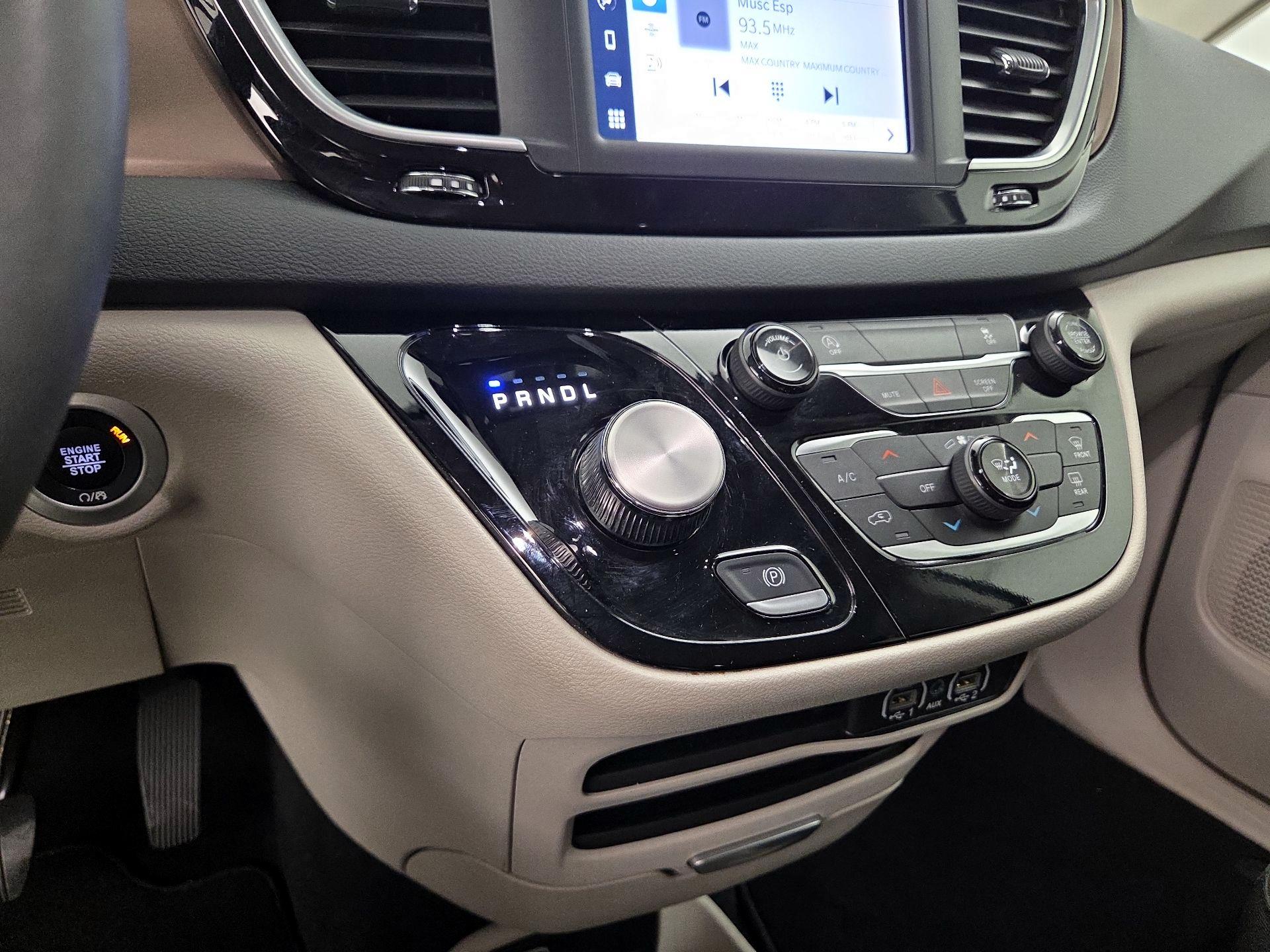 Thumbnail: 2024 Chrysler Voyager - 17