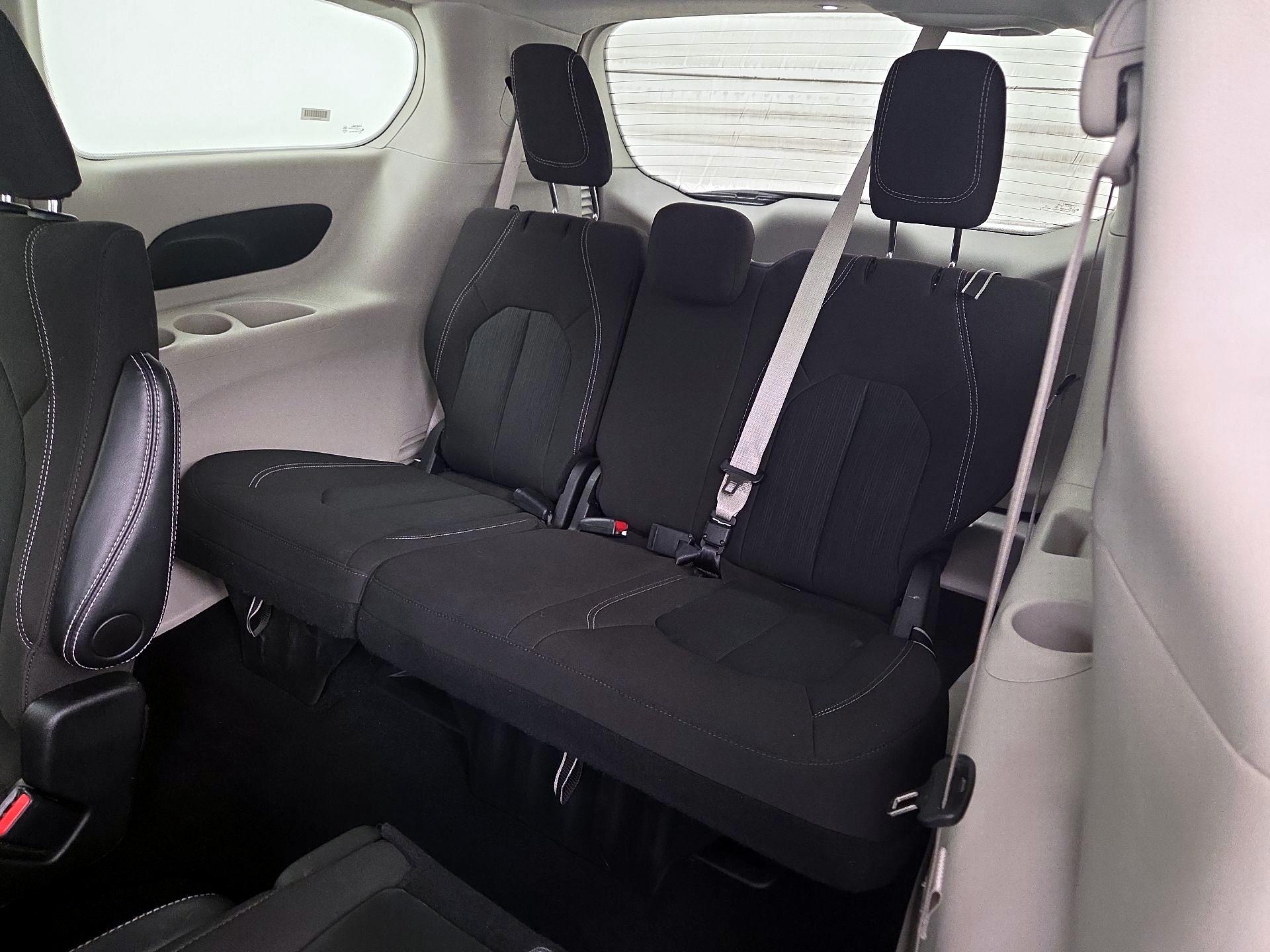 Thumbnail: 2024 Chrysler Voyager - 20