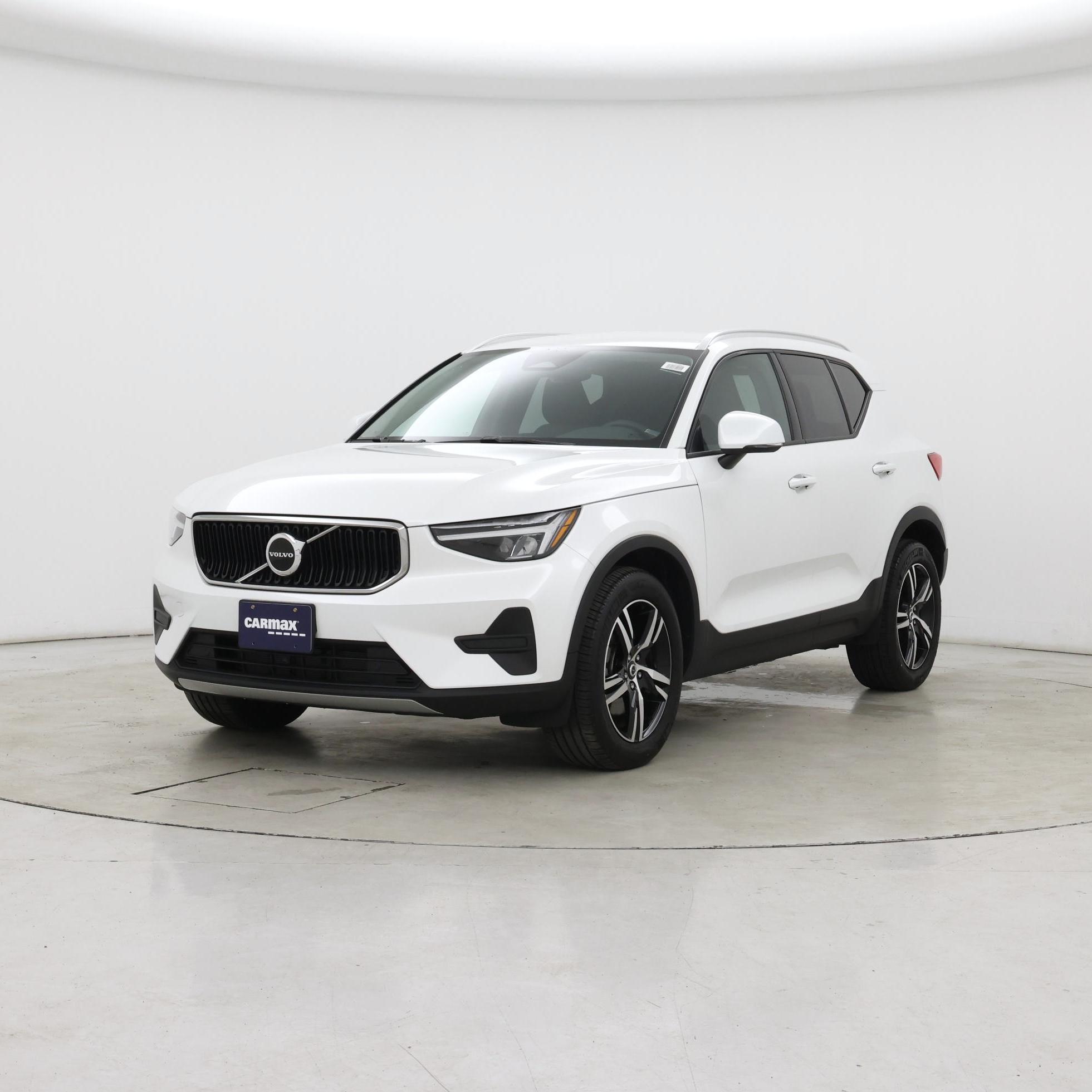 Thumbnail: 2023 Volvo XC40 - 4