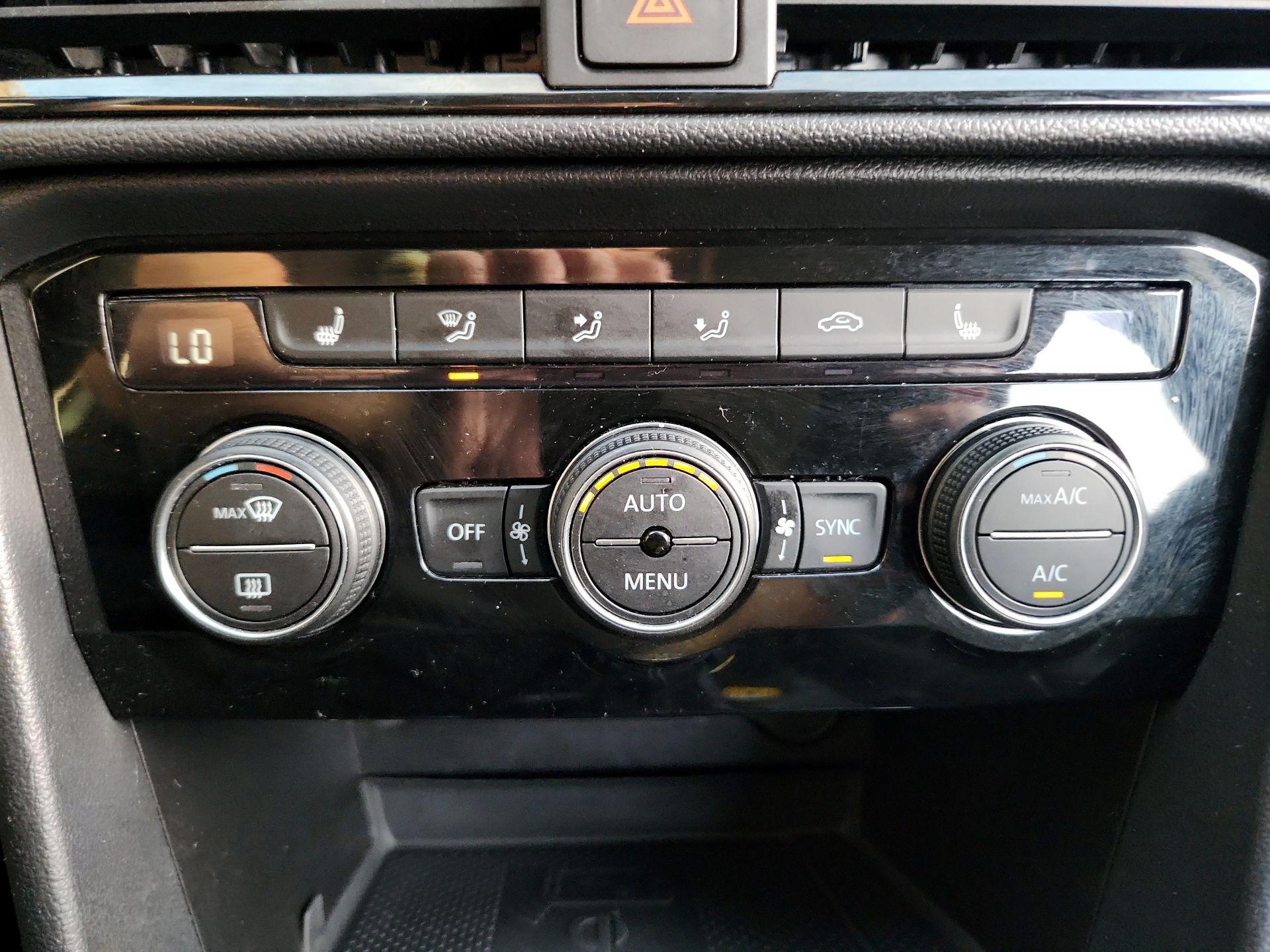 Thumbnail: 2024 Volkswagen Taos - 16