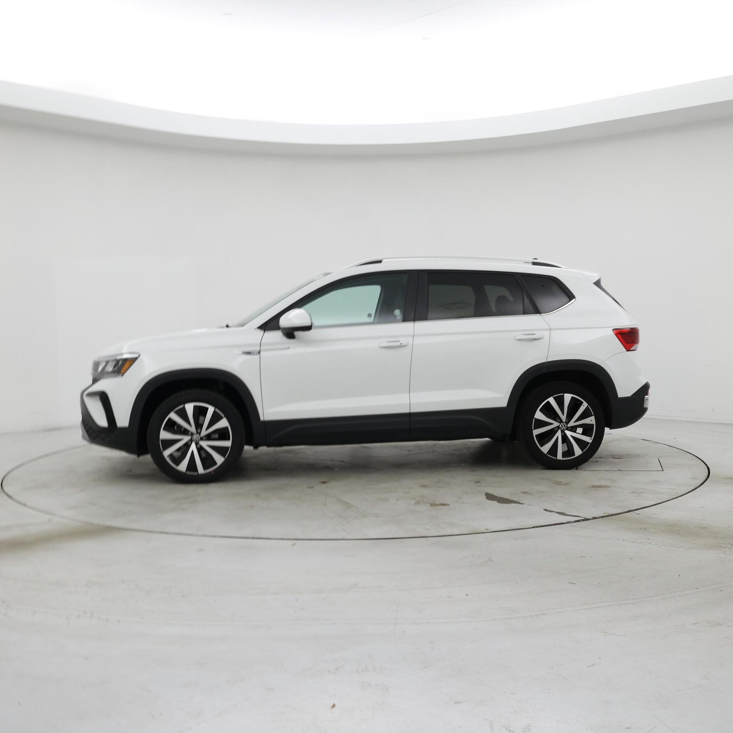 Thumbnail: 2024 Volkswagen Taos - 3