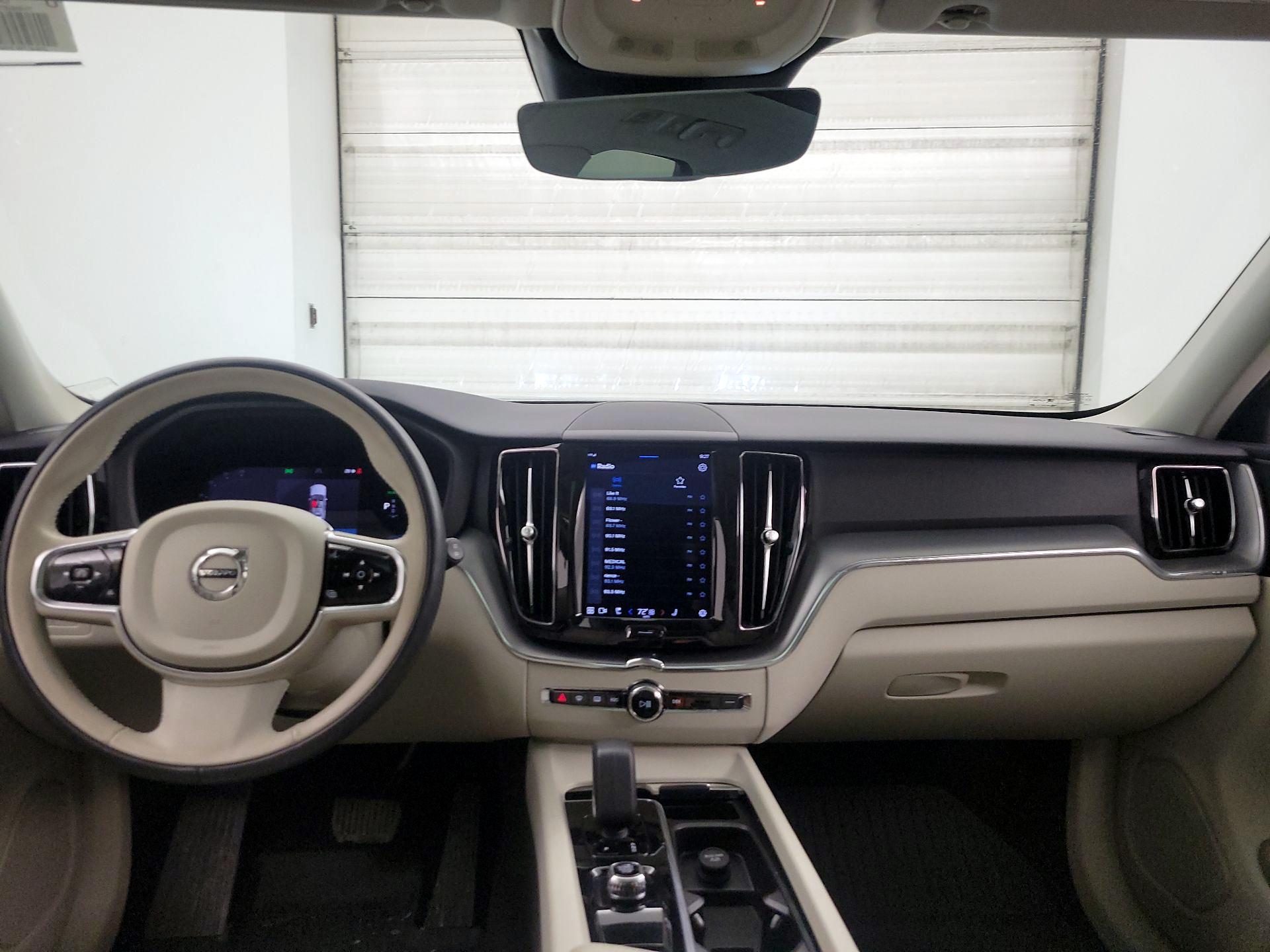 Thumbnail: 2023 Volvo XC60 - 9