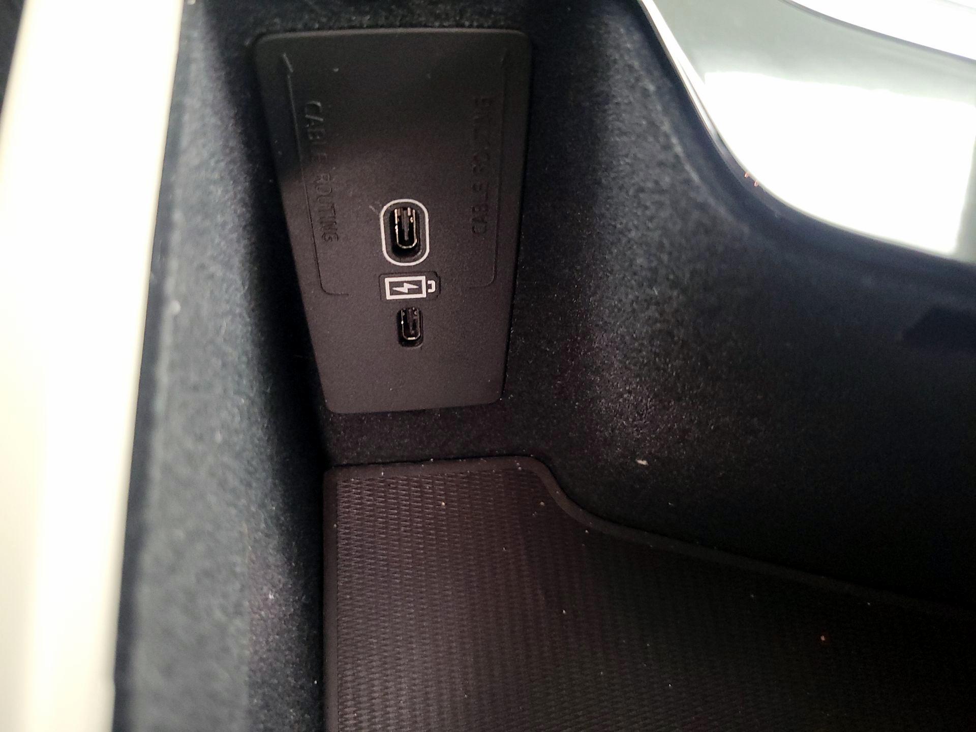 Thumbnail: 2023 Volvo XC60 - 18