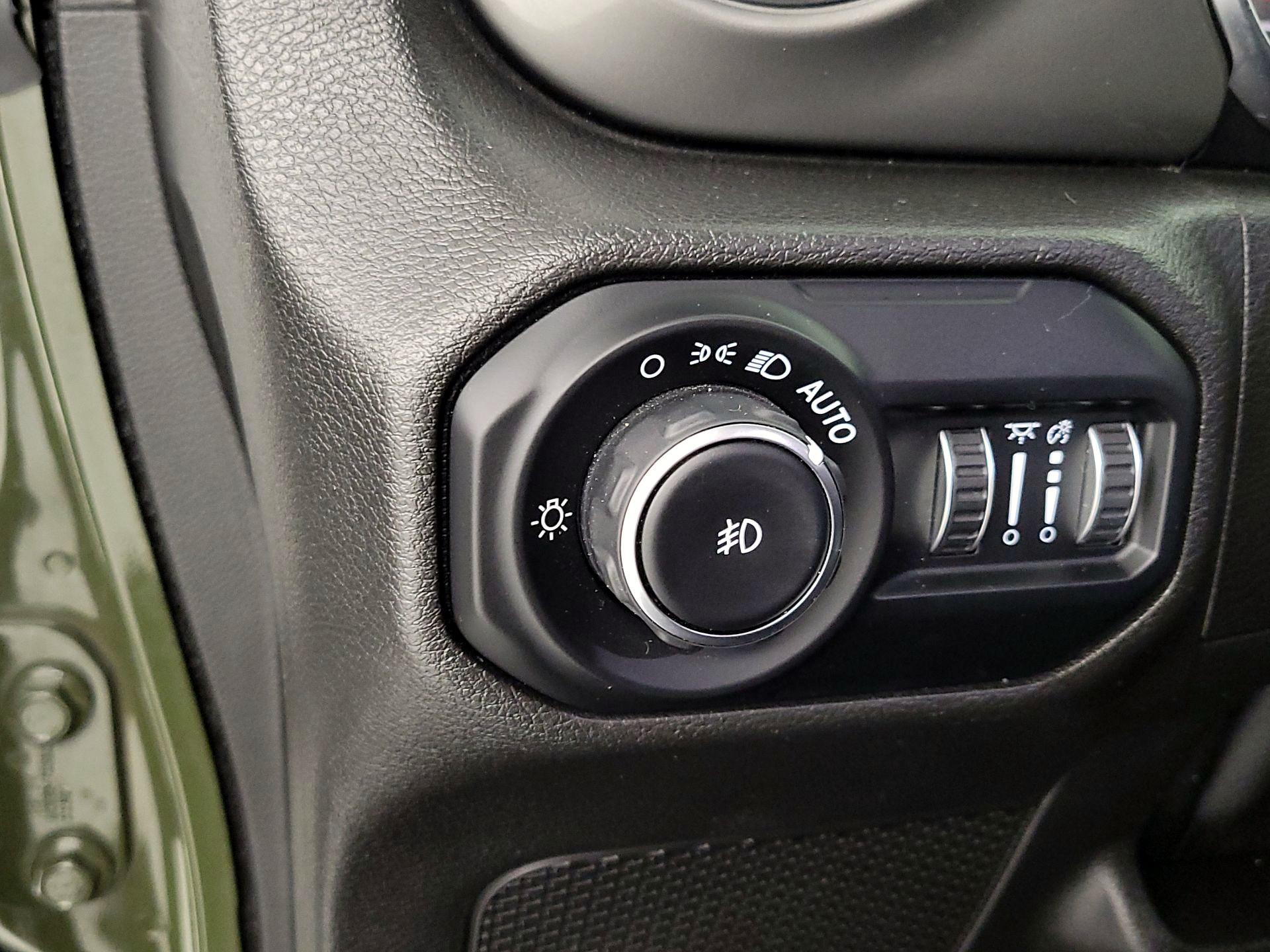 Thumbnail: 2021 Jeep Wrangler - 13
