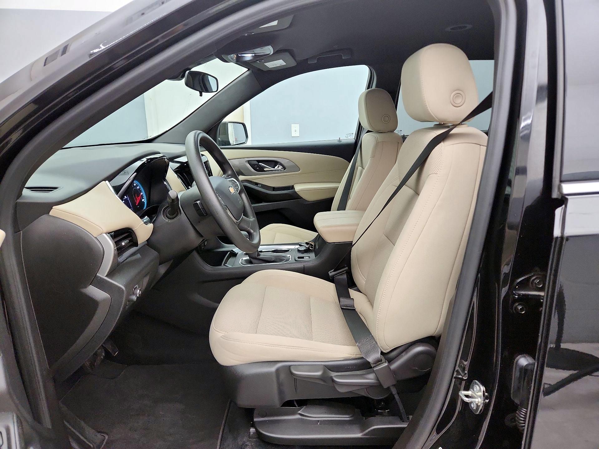 Thumbnail: 2023 Chevrolet Traverse - 11