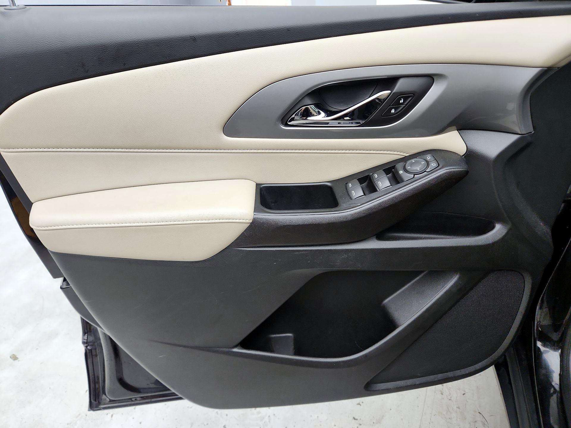 Thumbnail: 2023 Chevrolet Traverse - 12