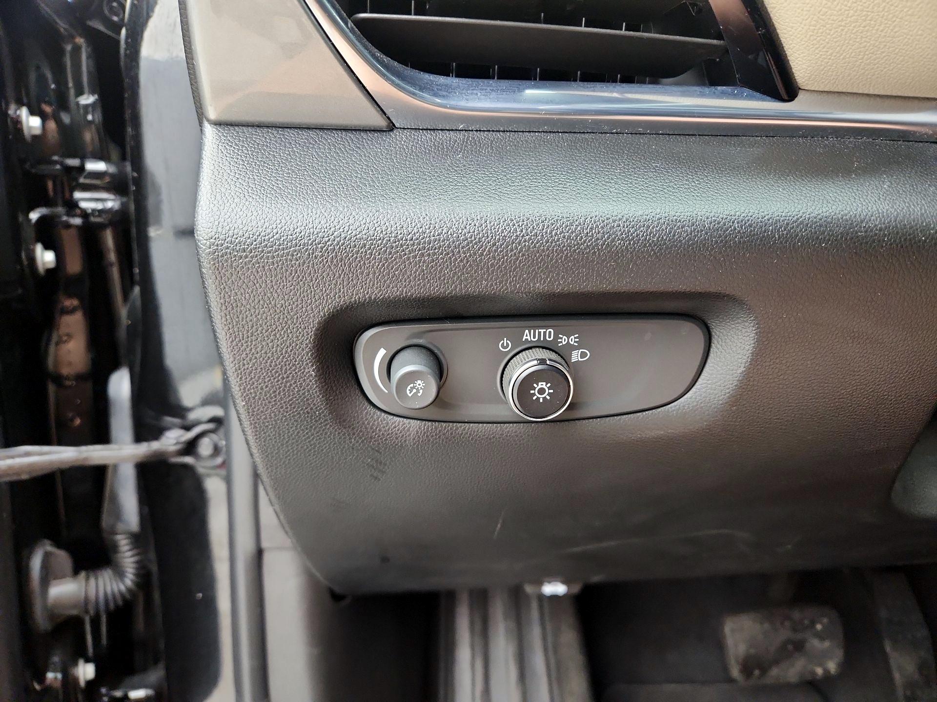 Thumbnail: 2023 Chevrolet Traverse - 13