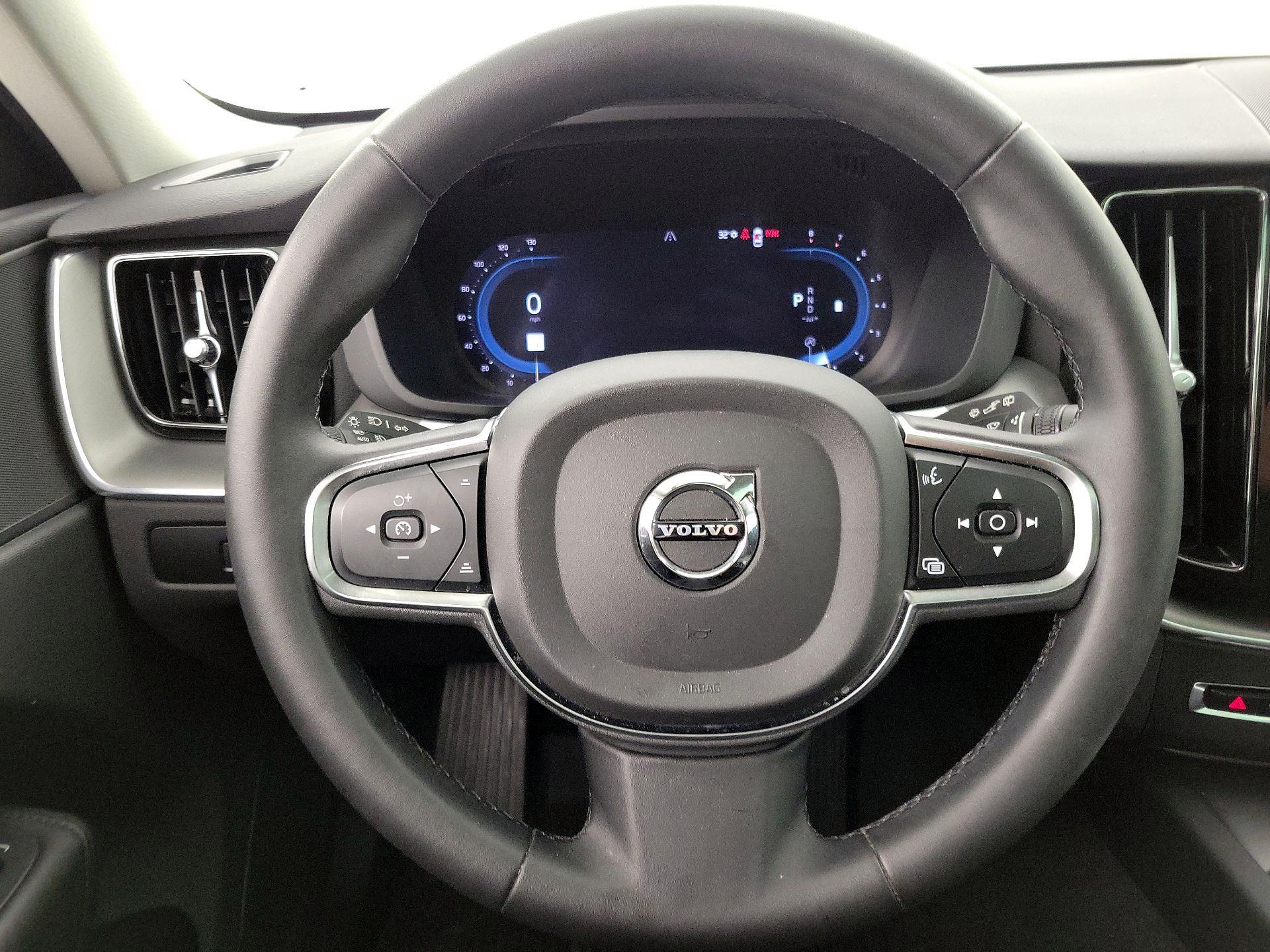 Thumbnail: 2024 Volvo XC60 - 10