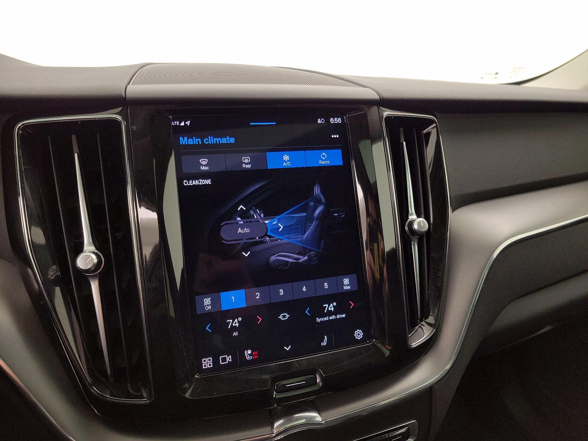 Thumbnail: 2024 Volvo XC60 - 17