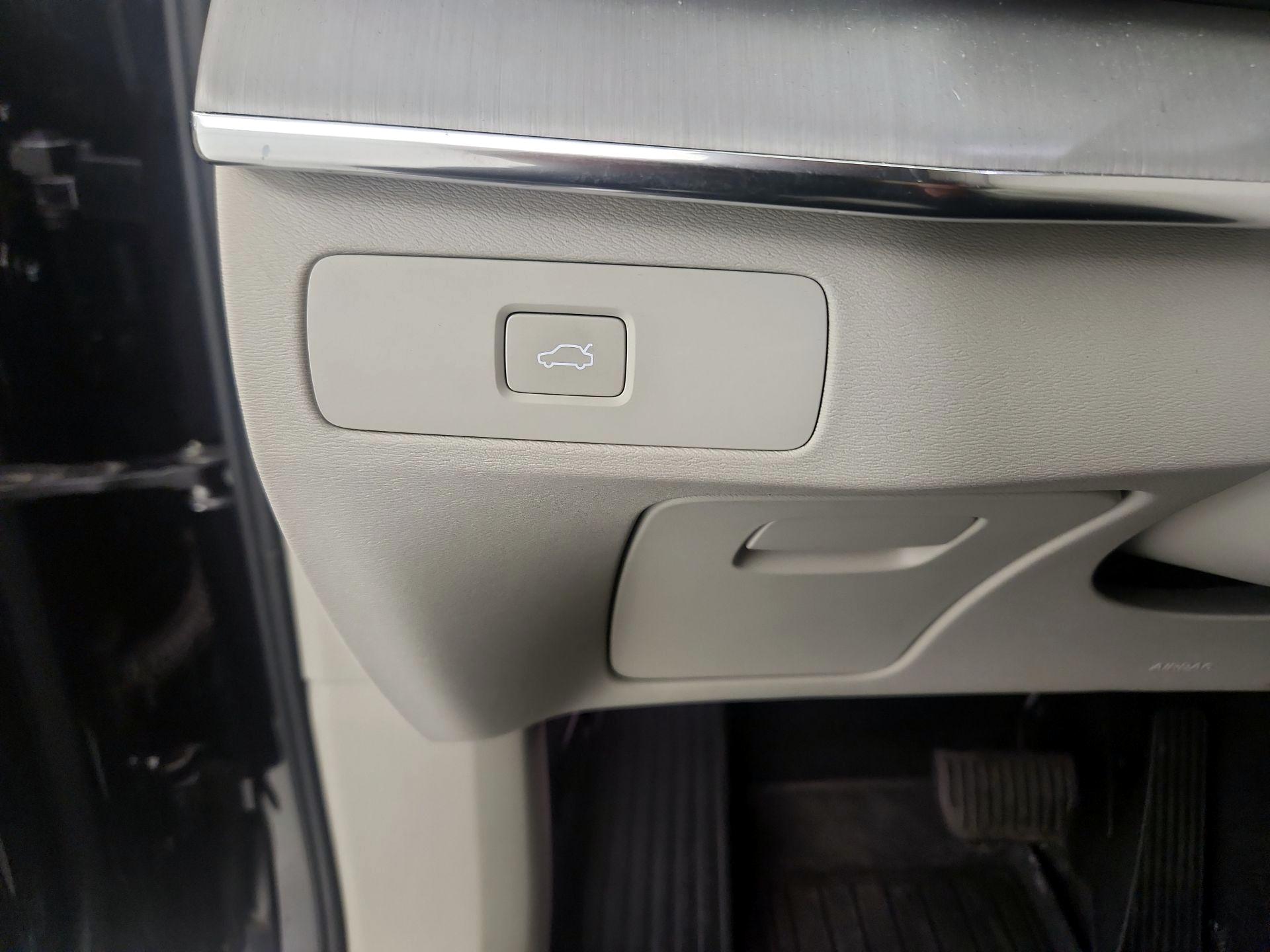 Thumbnail: 2024 Volvo XC90 - 13