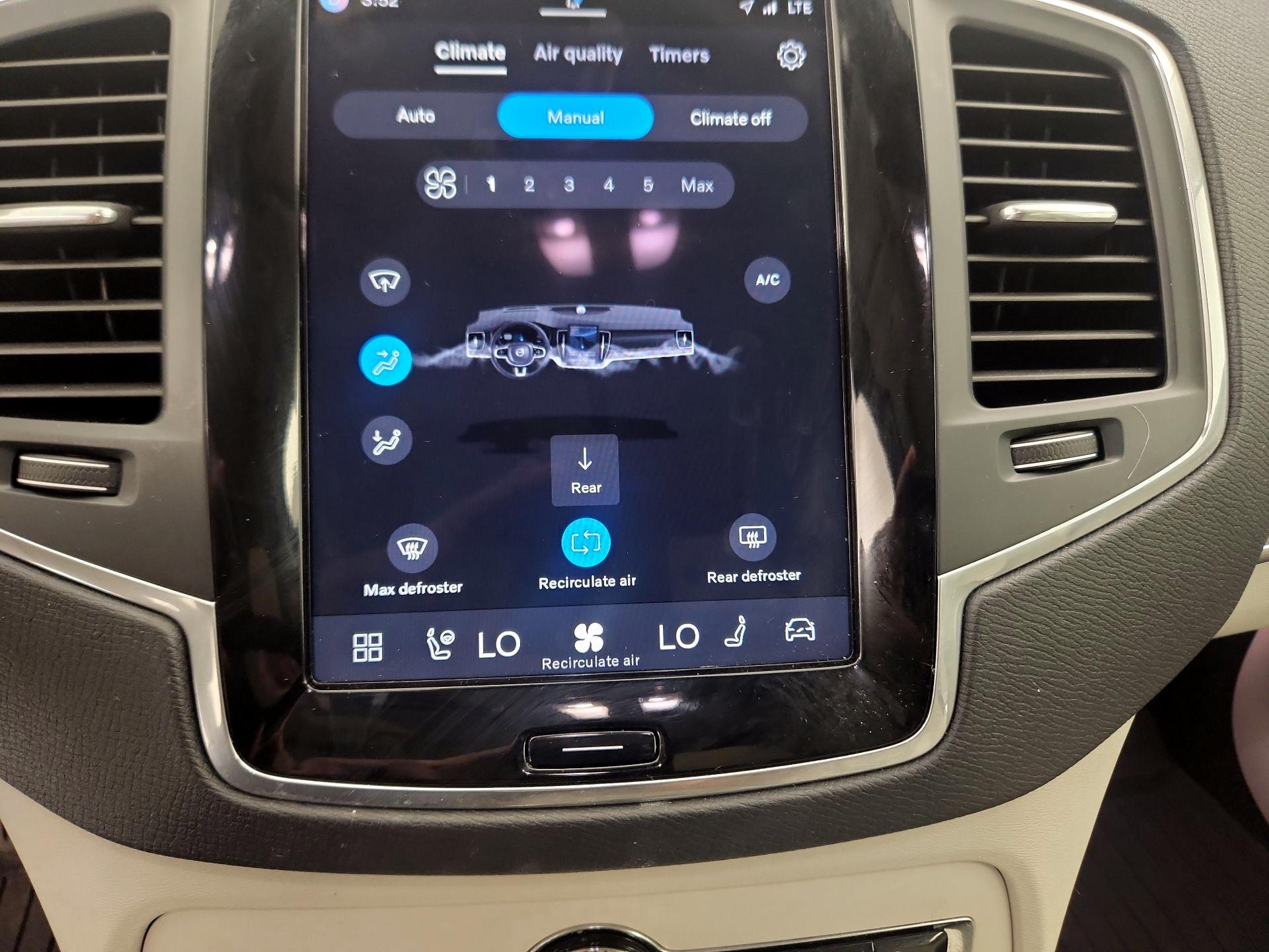 Thumbnail: 2024 Volvo XC90 - 17