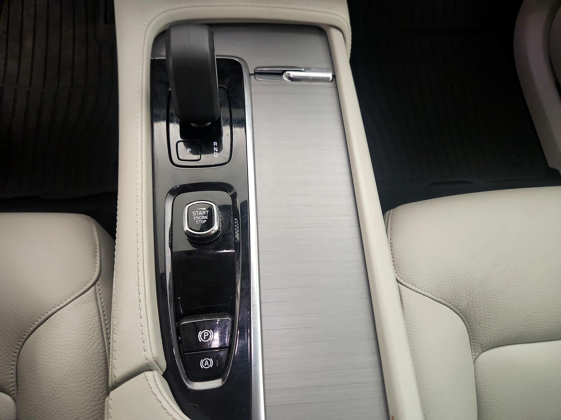 Thumbnail: 2024 Volvo XC90 - 18