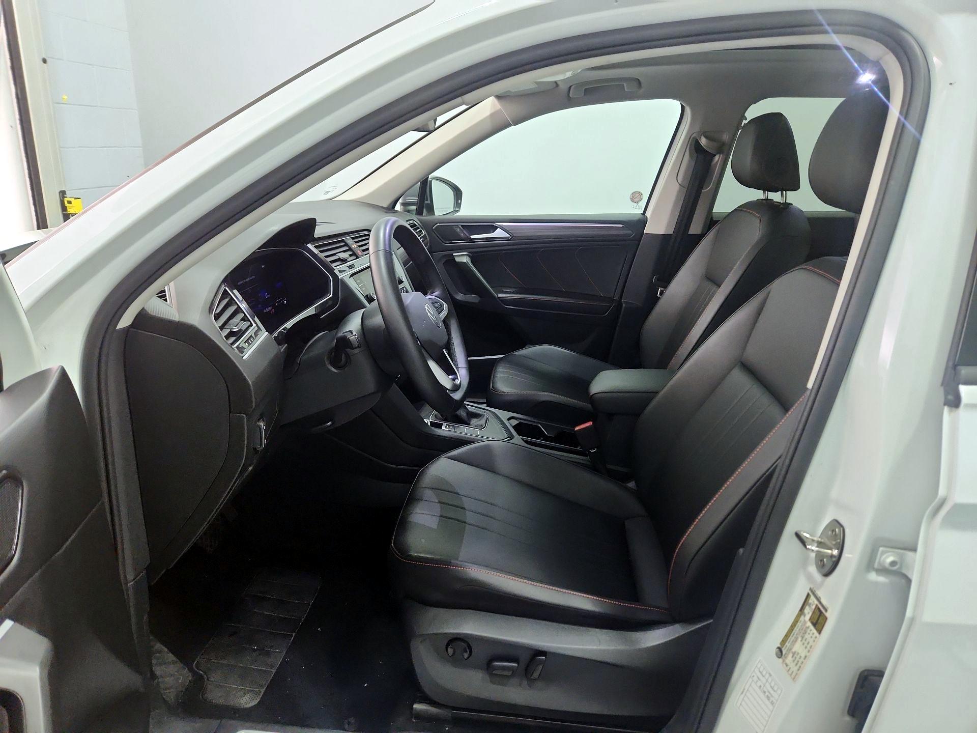 Thumbnail: 2024 Volkswagen Tiguan - 11