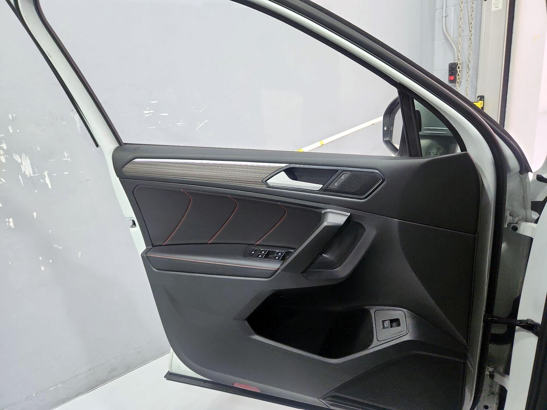 Thumbnail: 2024 Volkswagen Tiguan - 12