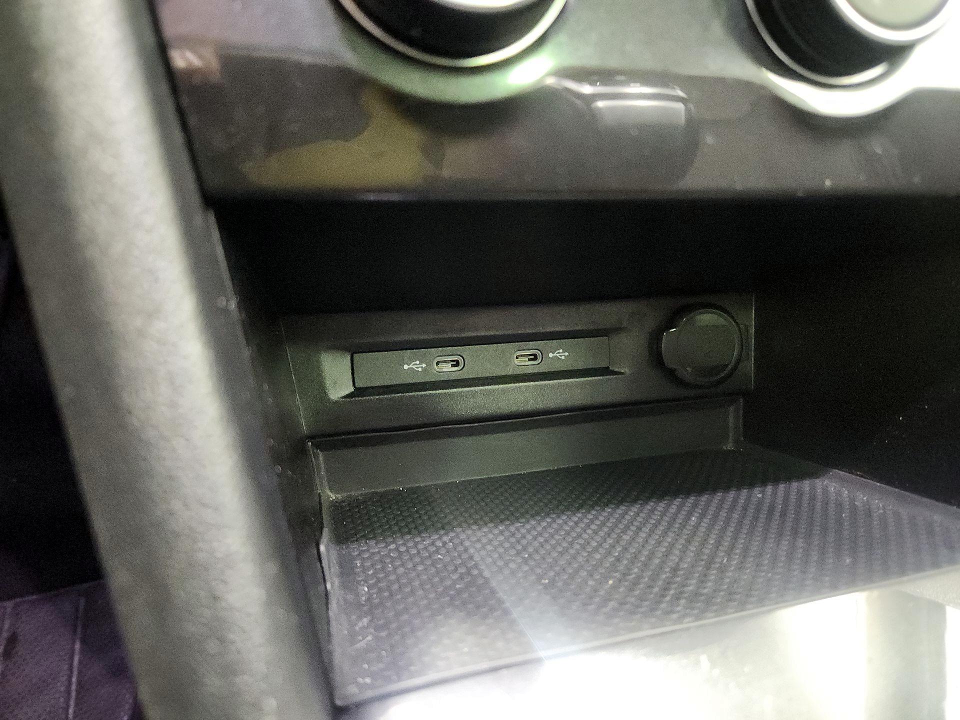 Thumbnail: 2024 Volkswagen Tiguan - 18