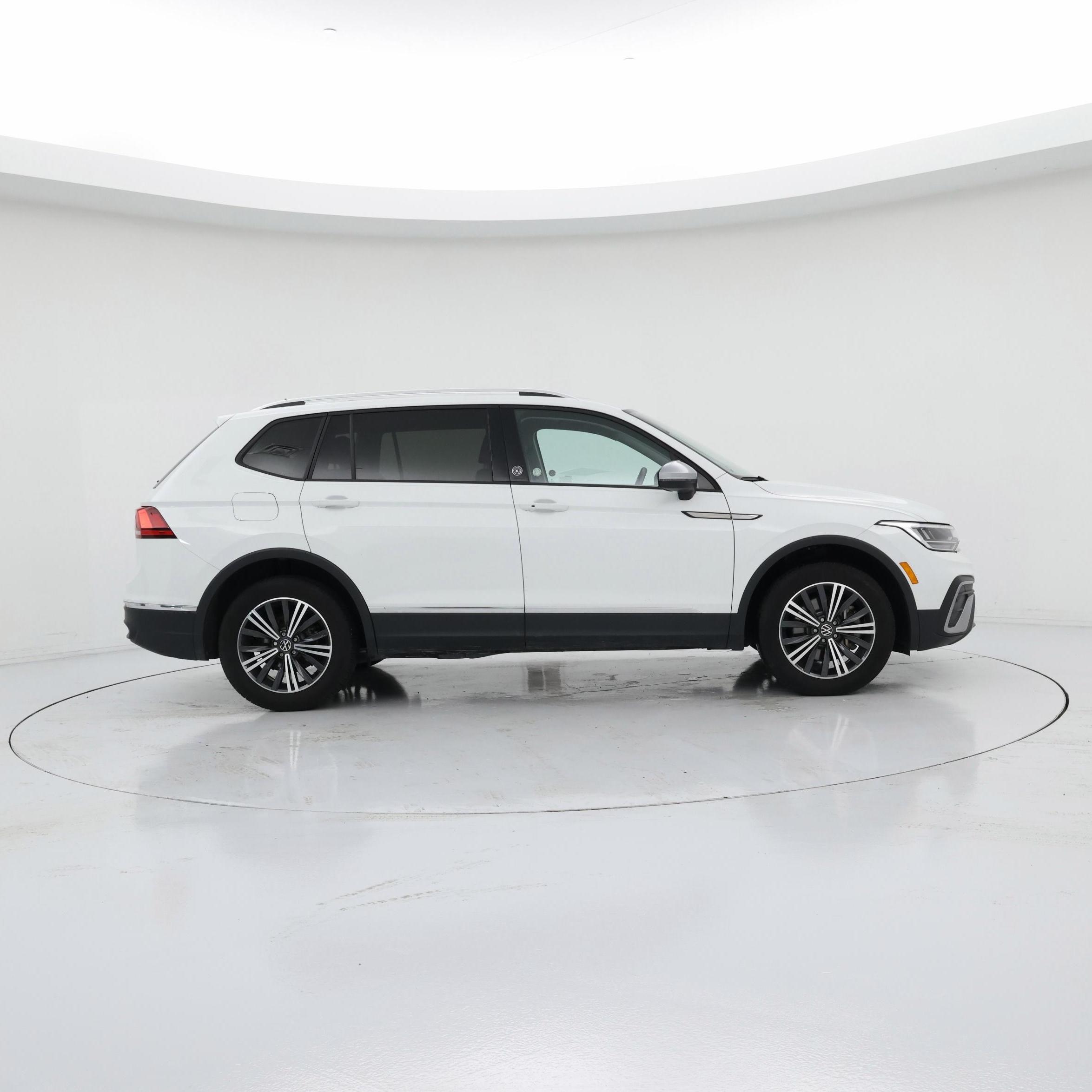 Thumbnail: 2024 Volkswagen Tiguan - 7