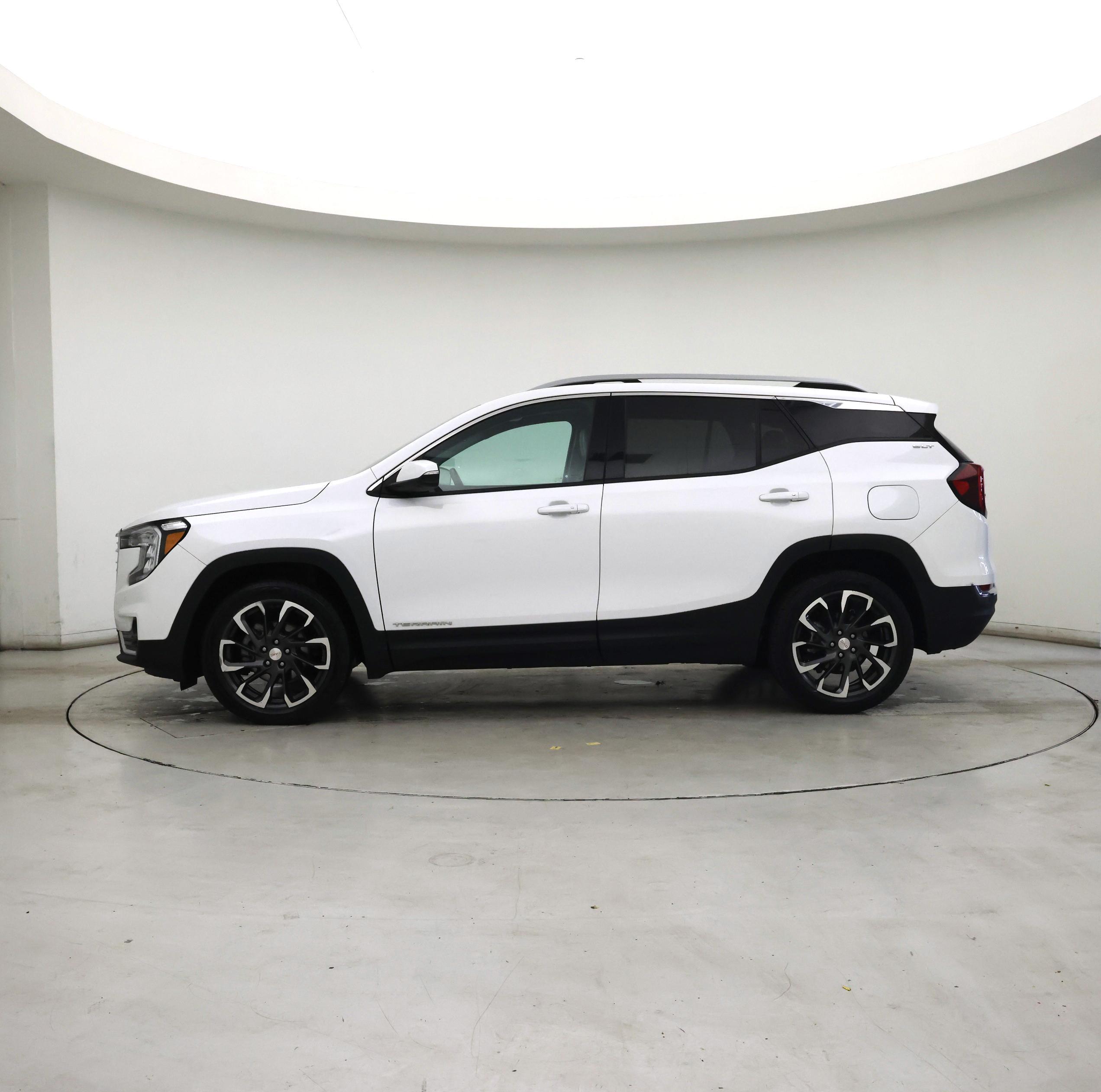 Thumbnail: 2022 GMC Terrain - 3