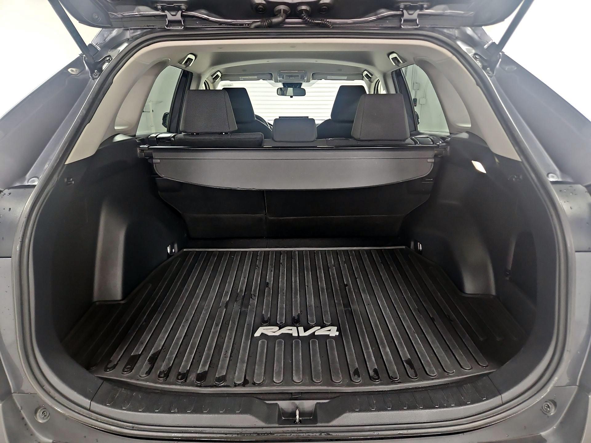 Thumbnail: 2023 Toyota RAV4 - 20