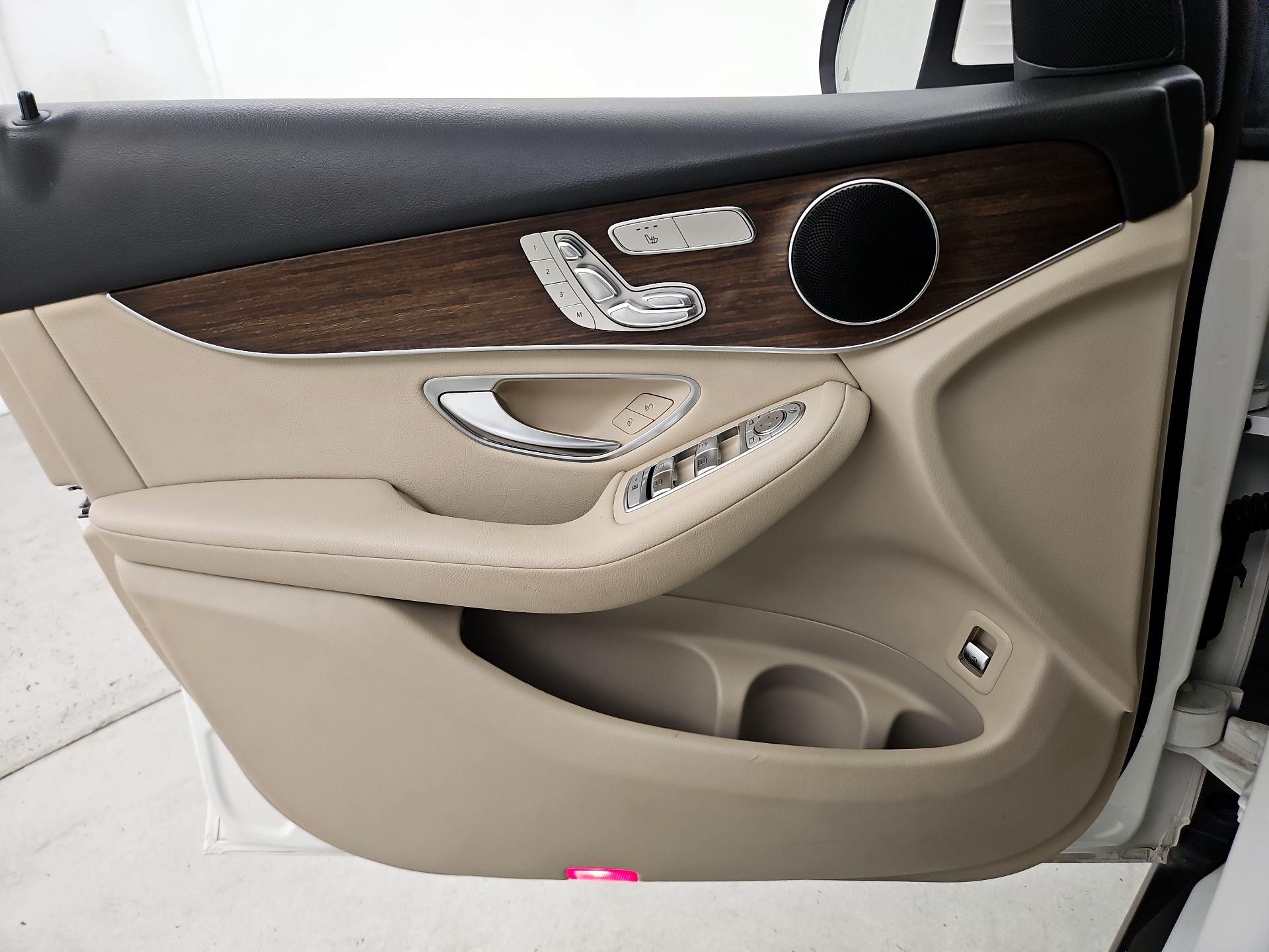 Thumbnail: 2021 Mercedes-Benz GLC - 12