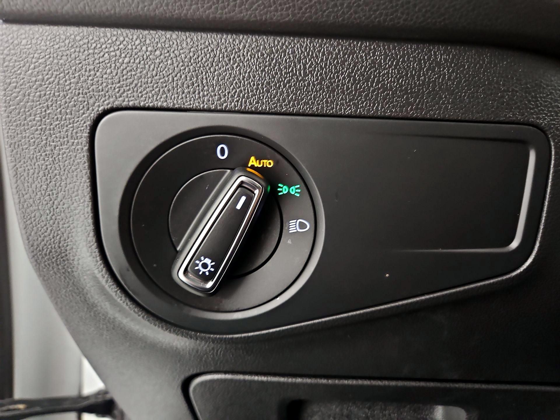 Thumbnail: 2021 Volkswagen Tiguan - 13