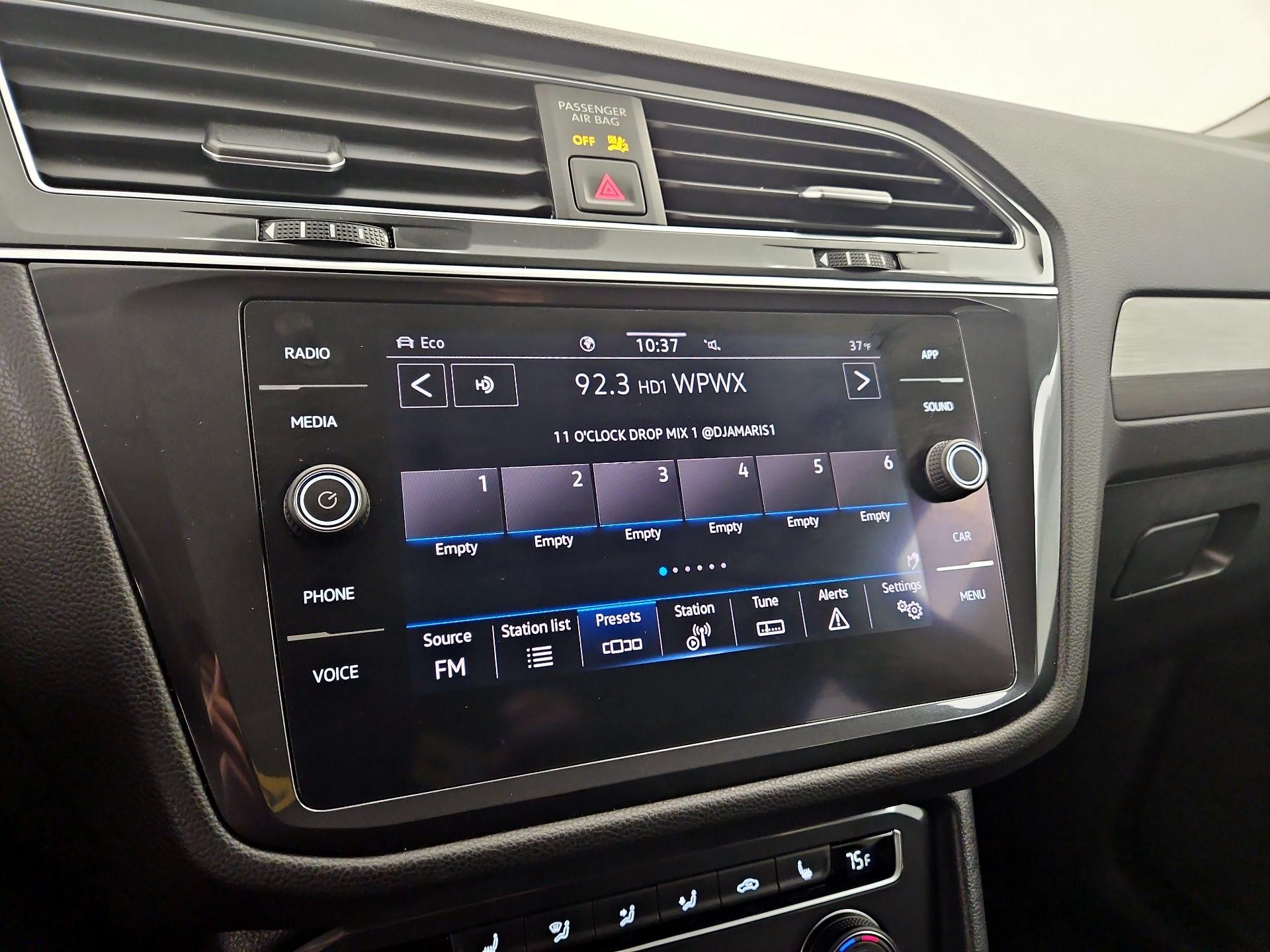 Thumbnail: 2021 Volkswagen Tiguan - 15