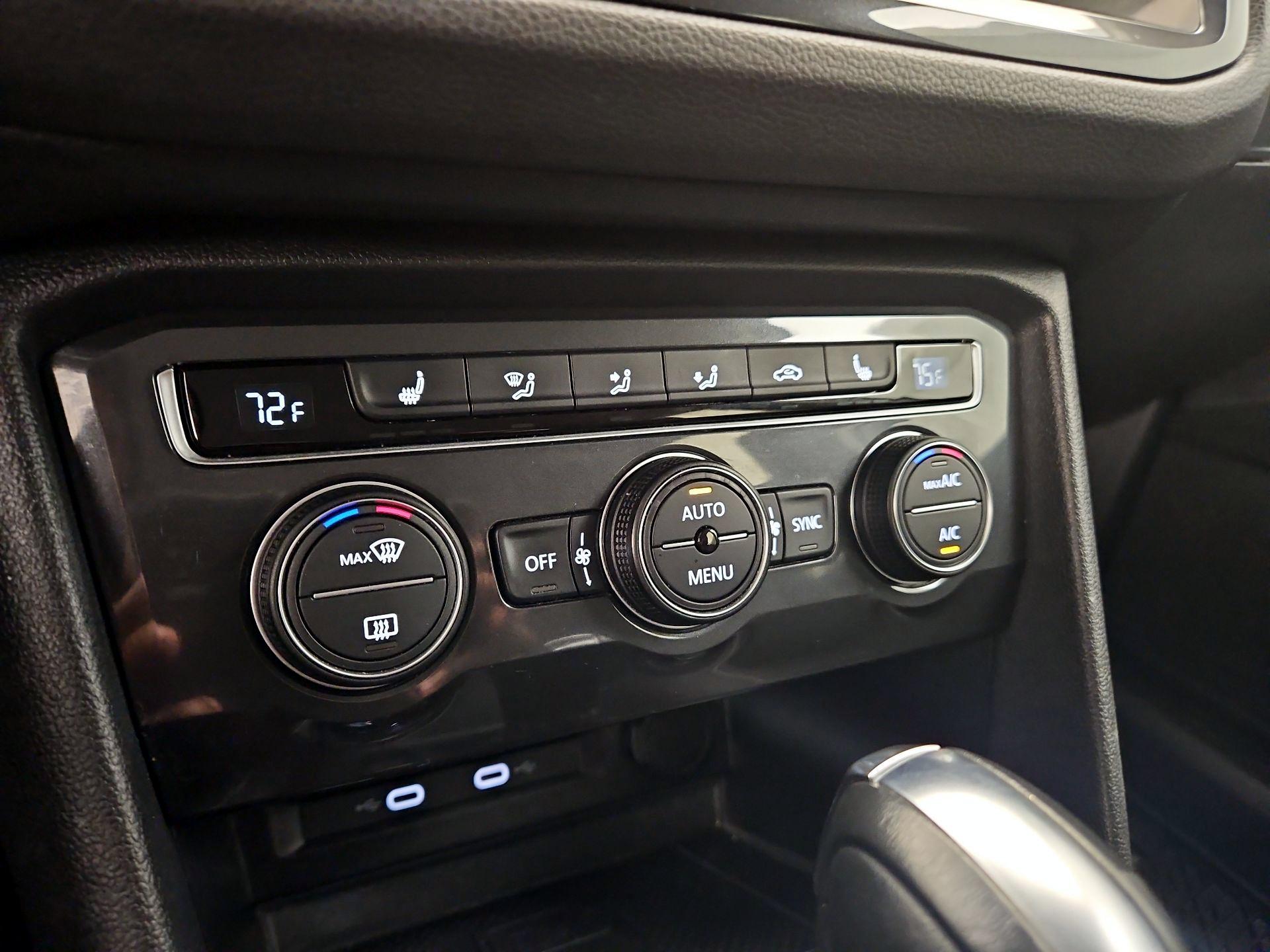 Thumbnail: 2021 Volkswagen Tiguan - 16