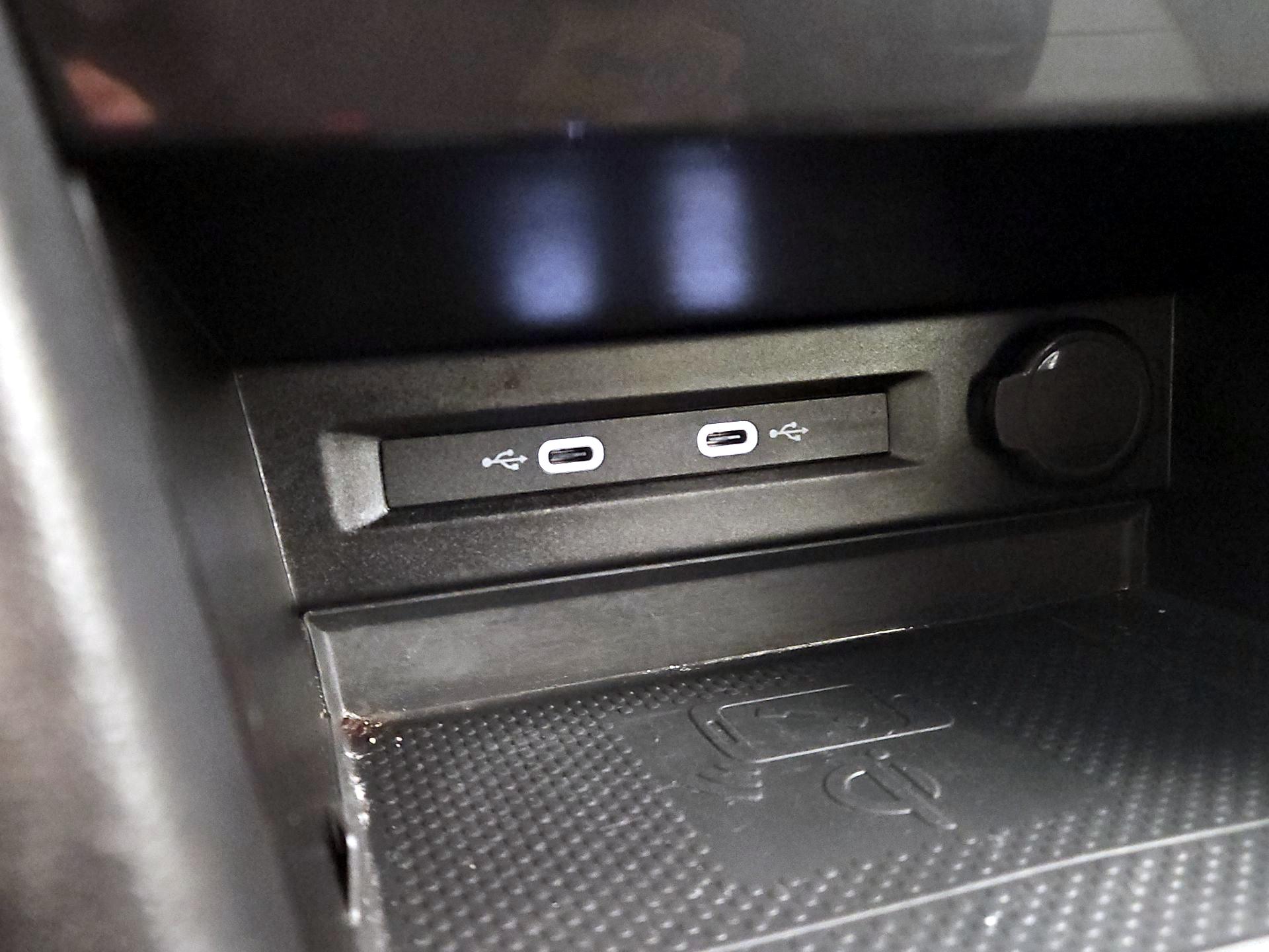 Thumbnail: 2021 Volkswagen Tiguan - 18