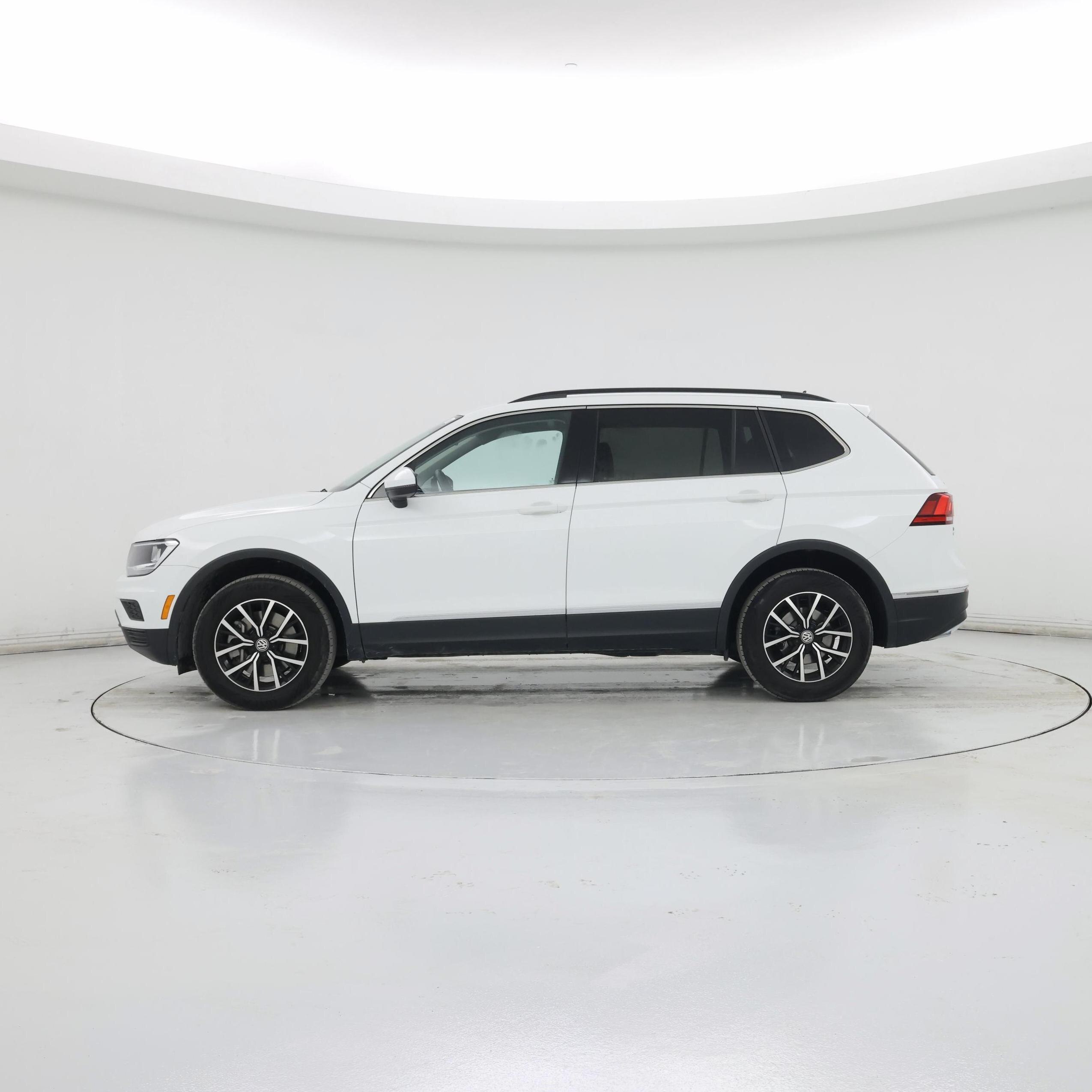 Thumbnail: 2021 Volkswagen Tiguan - 3