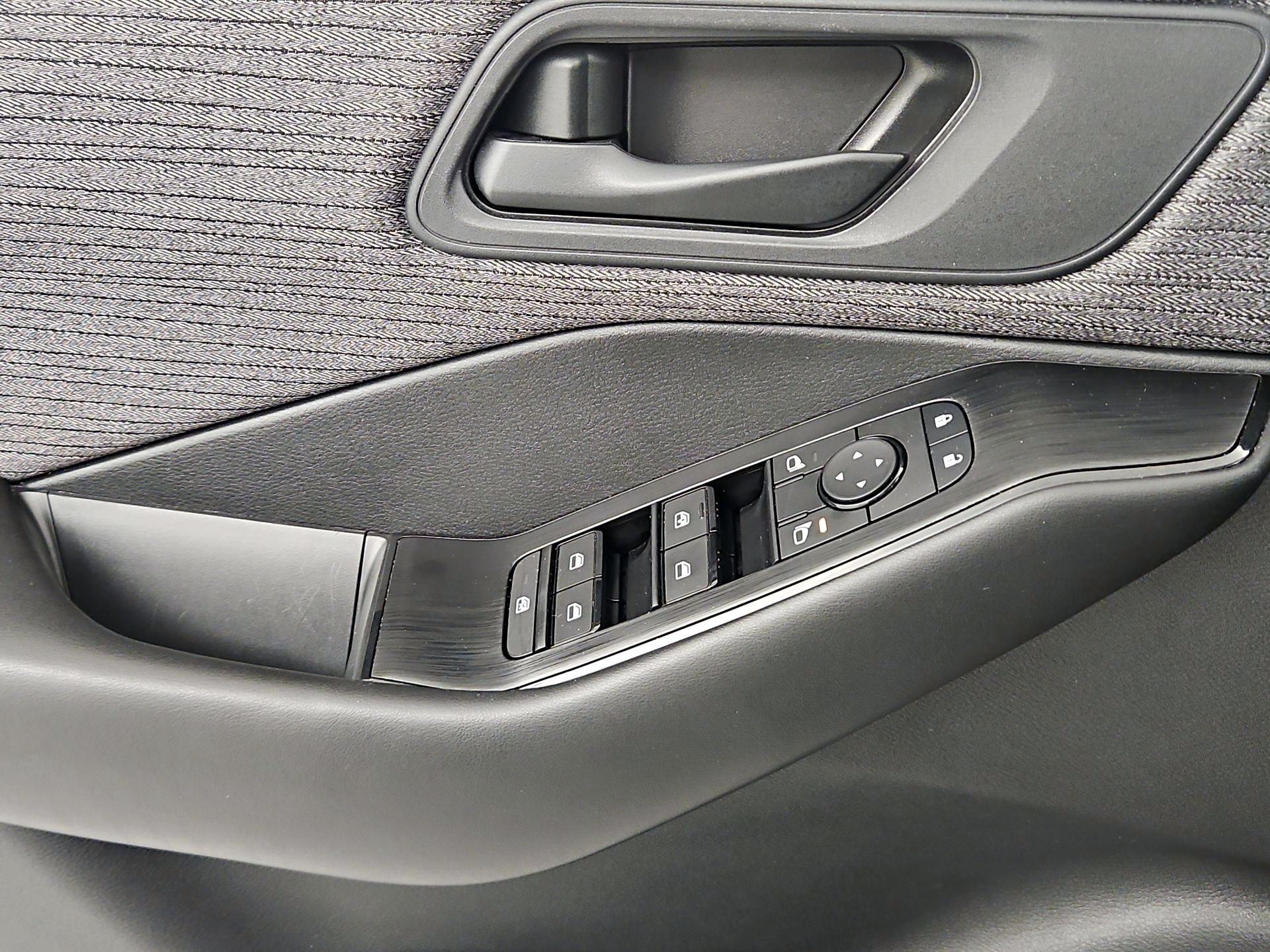 Thumbnail: 2023 Nissan Rogue - 12