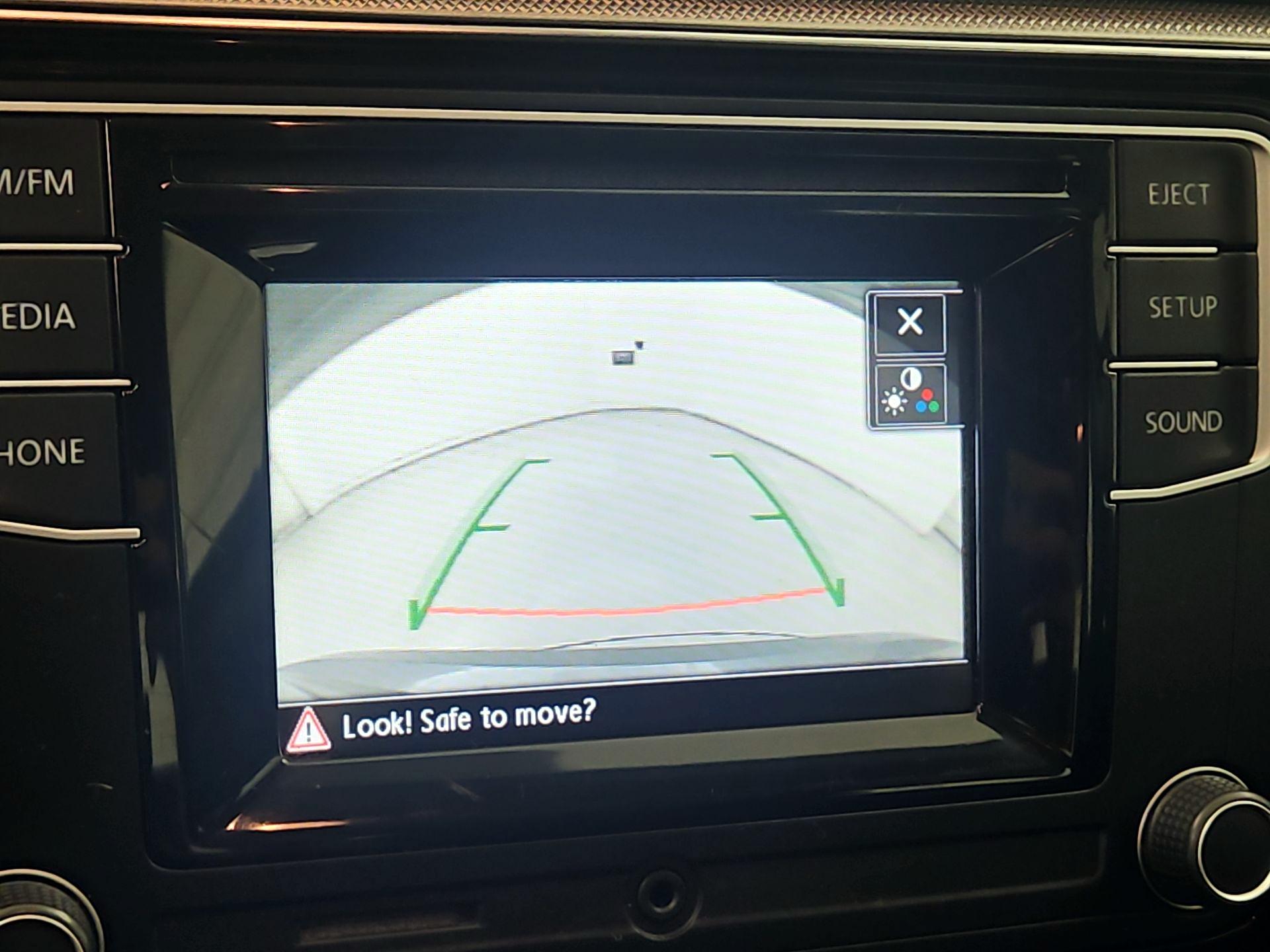 Thumbnail: 2016 Volkswagen Passat - 14