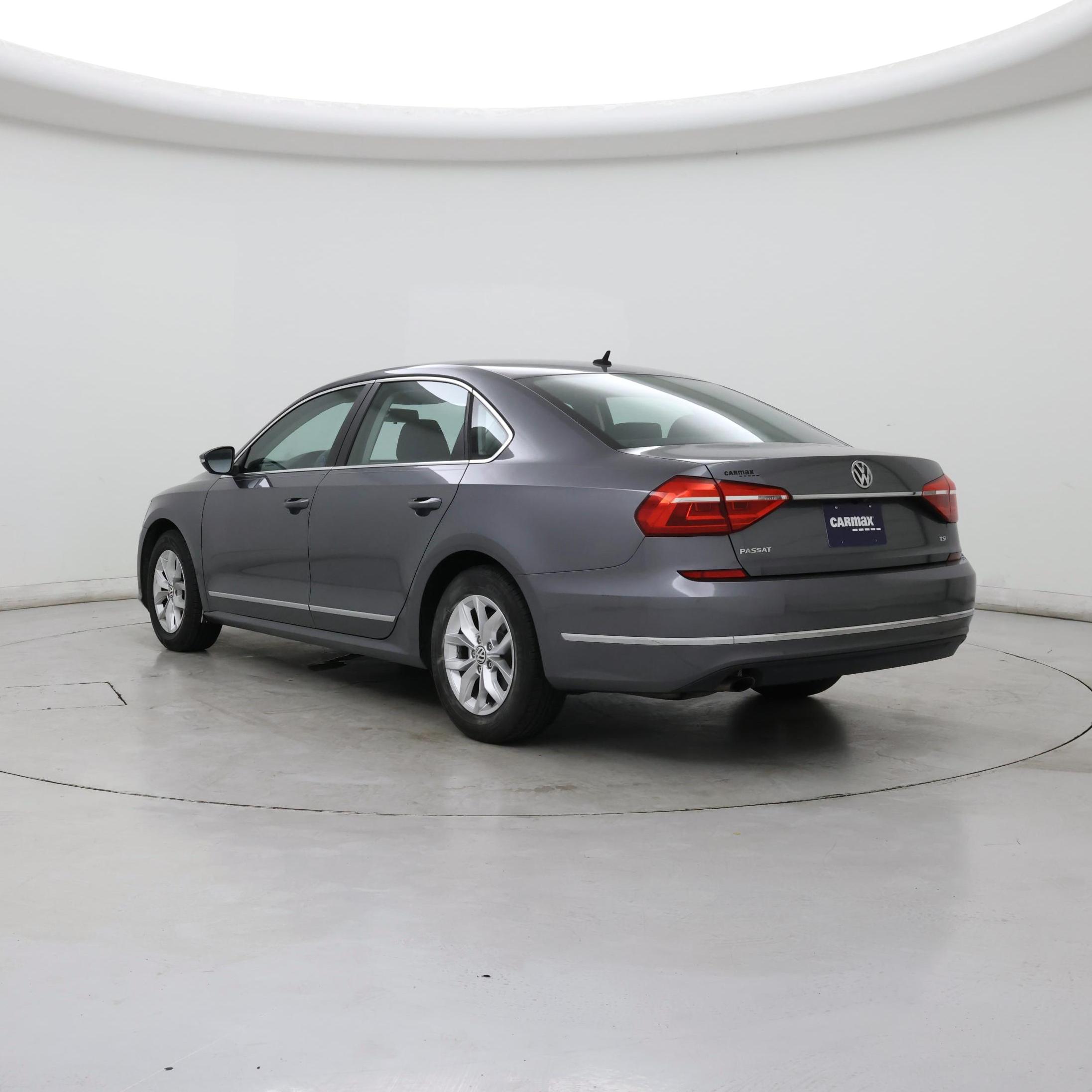Thumbnail: 2016 Volkswagen Passat - 2