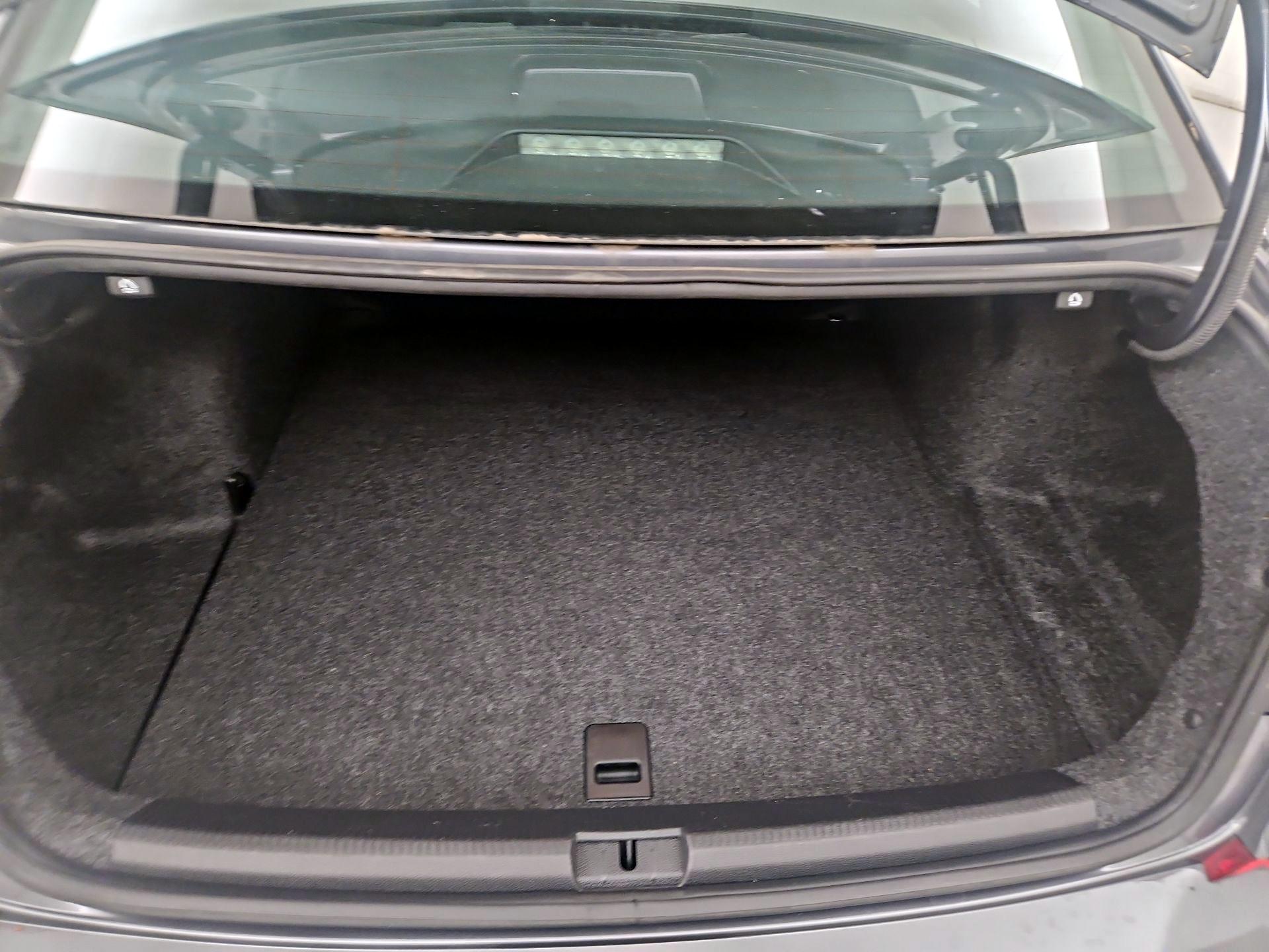 Thumbnail: 2016 Volkswagen Passat - 20