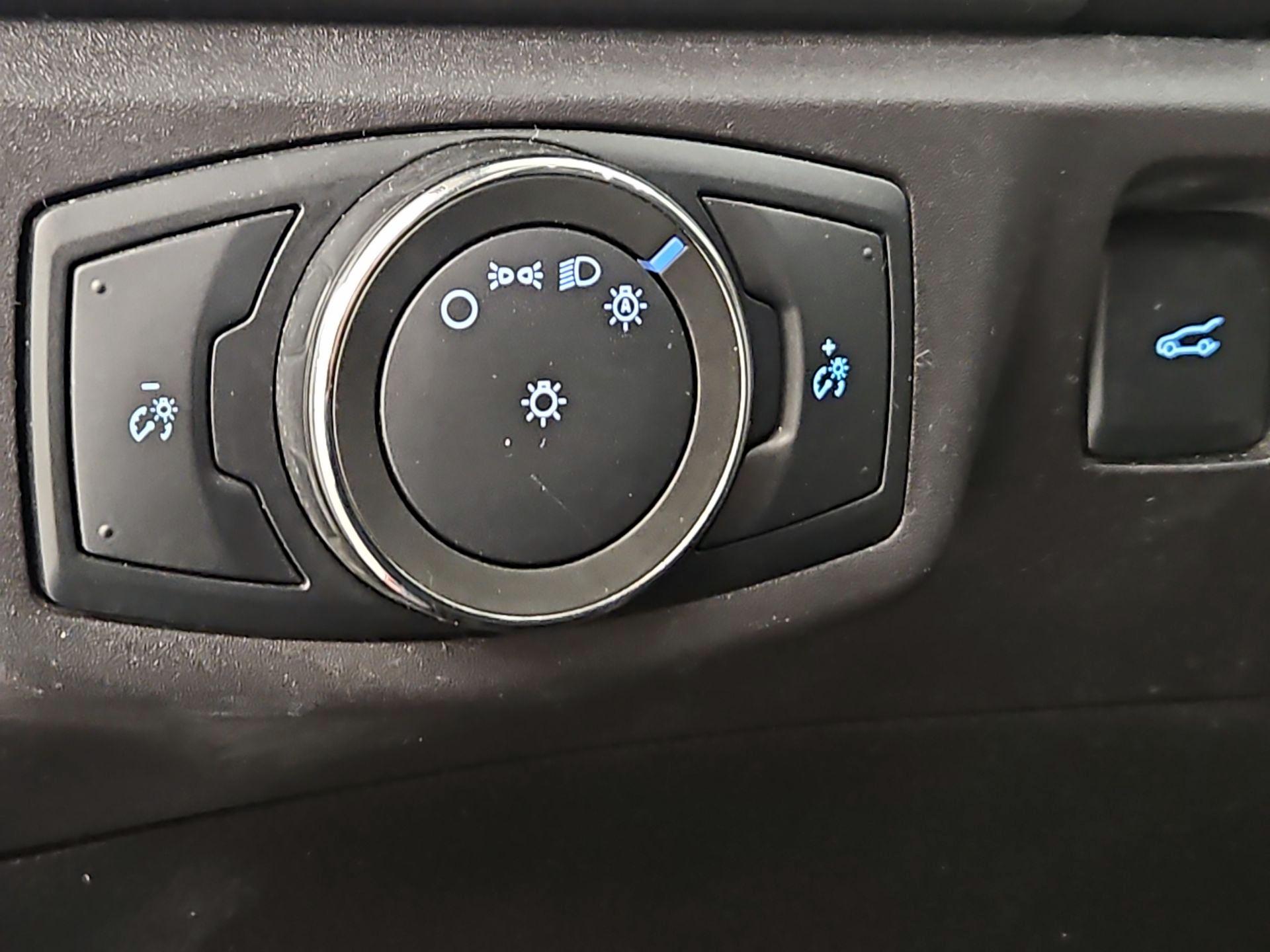 Thumbnail: 2016 Ford Fusion - 13