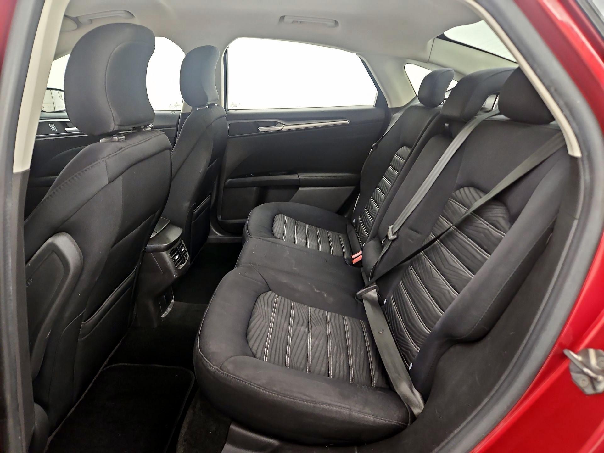 Thumbnail: 2016 Ford Fusion - 19