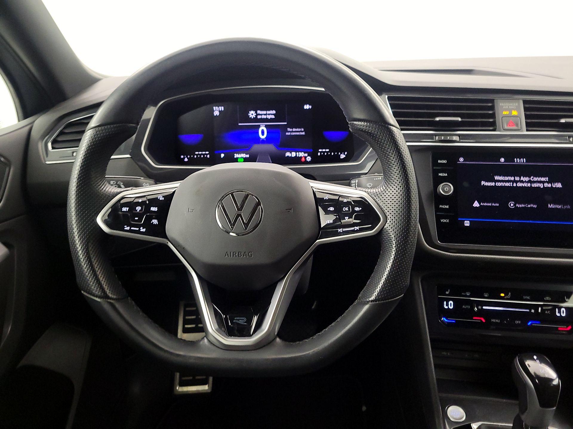 Thumbnail: 2023 Volkswagen Tiguan - 10