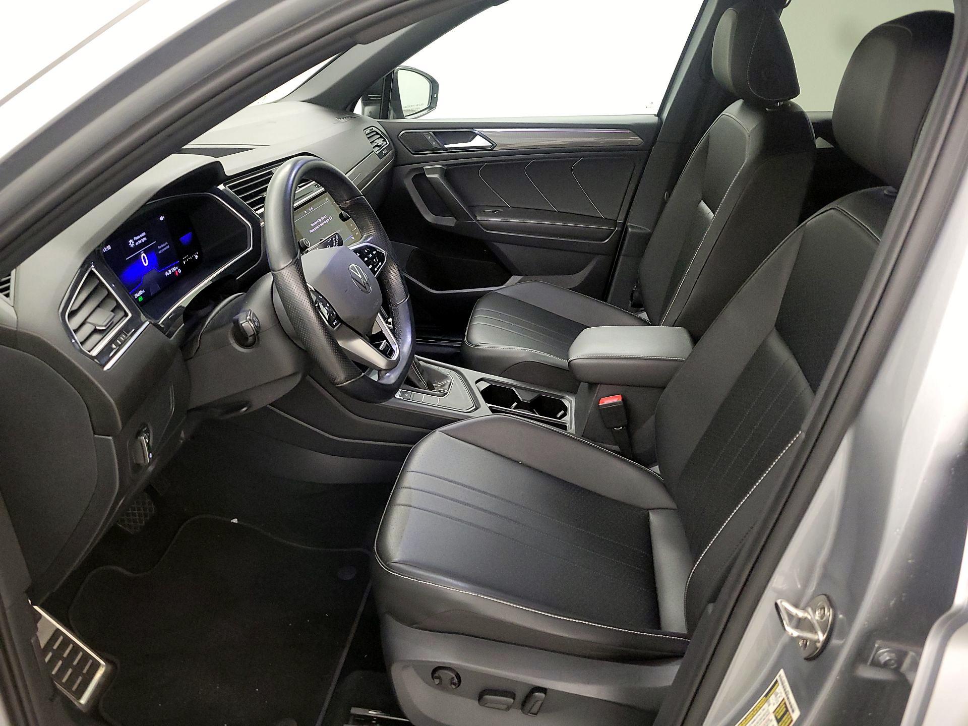 Thumbnail: 2023 Volkswagen Tiguan - 11