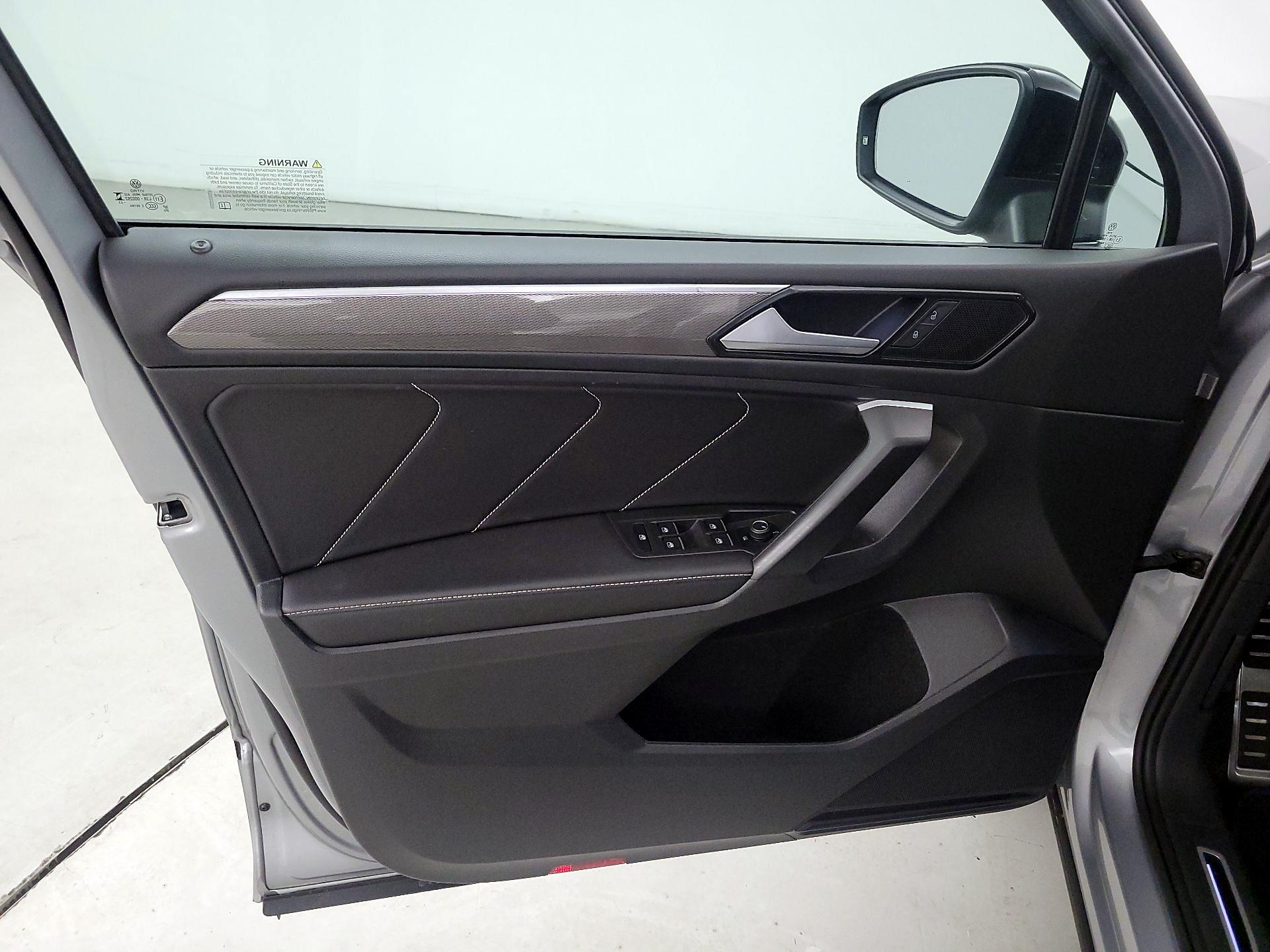 Thumbnail: 2023 Volkswagen Tiguan - 12